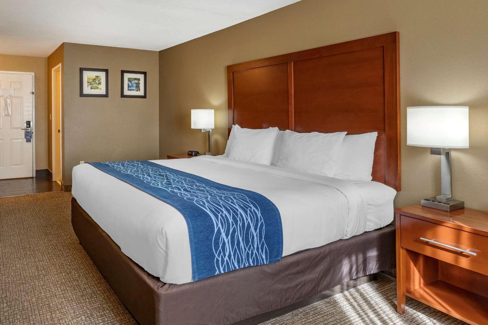 Comfort Inn Roseburg photo 9
