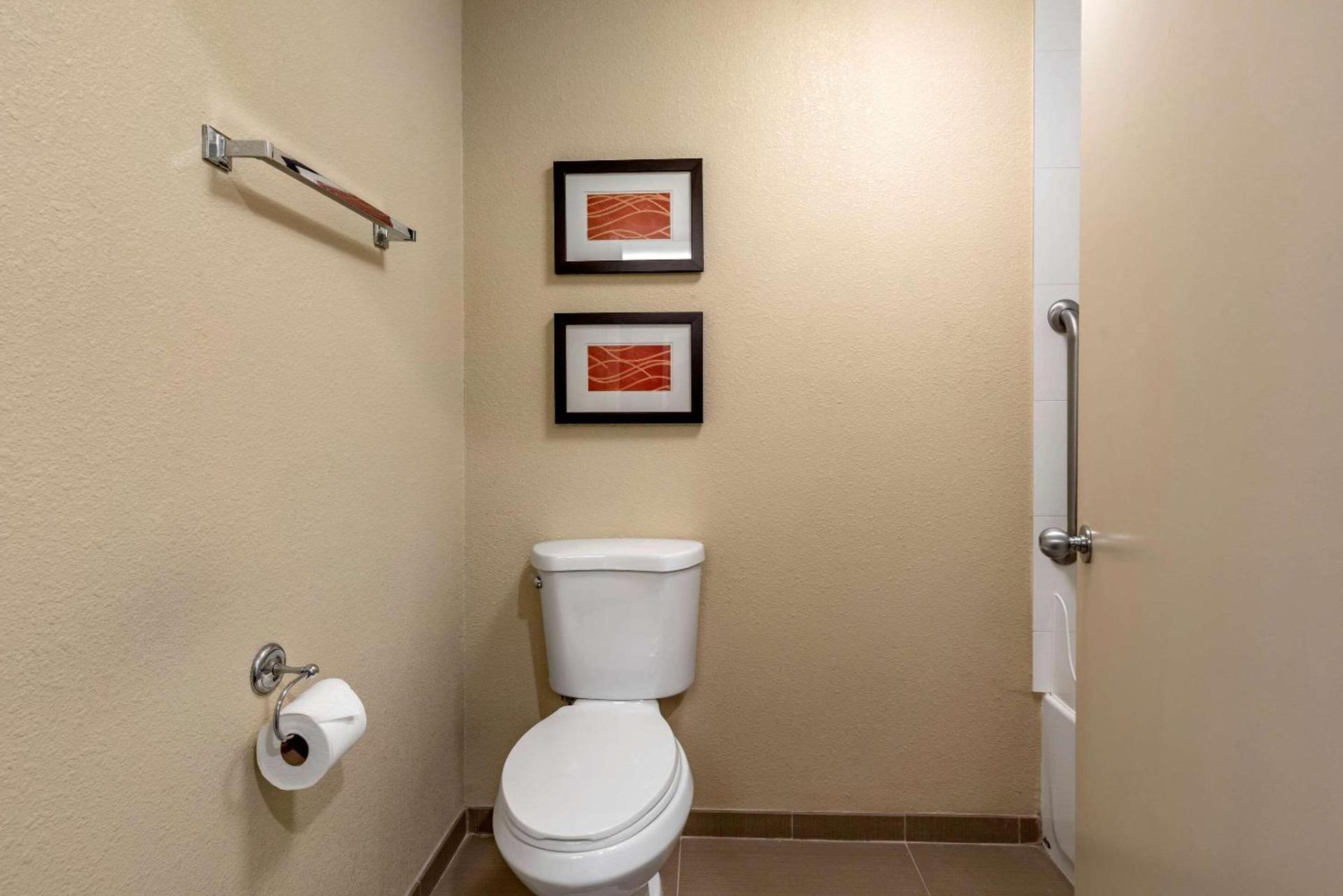 Comfort Inn Roseburg photo 17