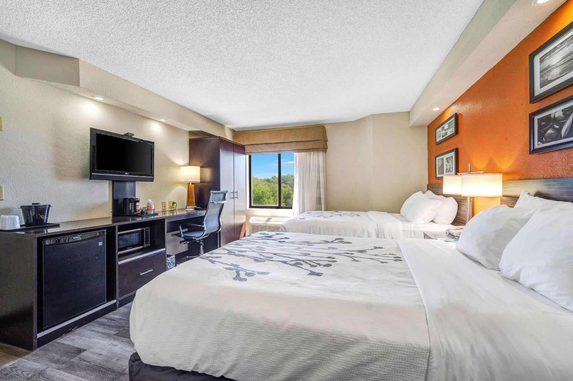 Wingate by Wyndham Leesburg Florida photo 16