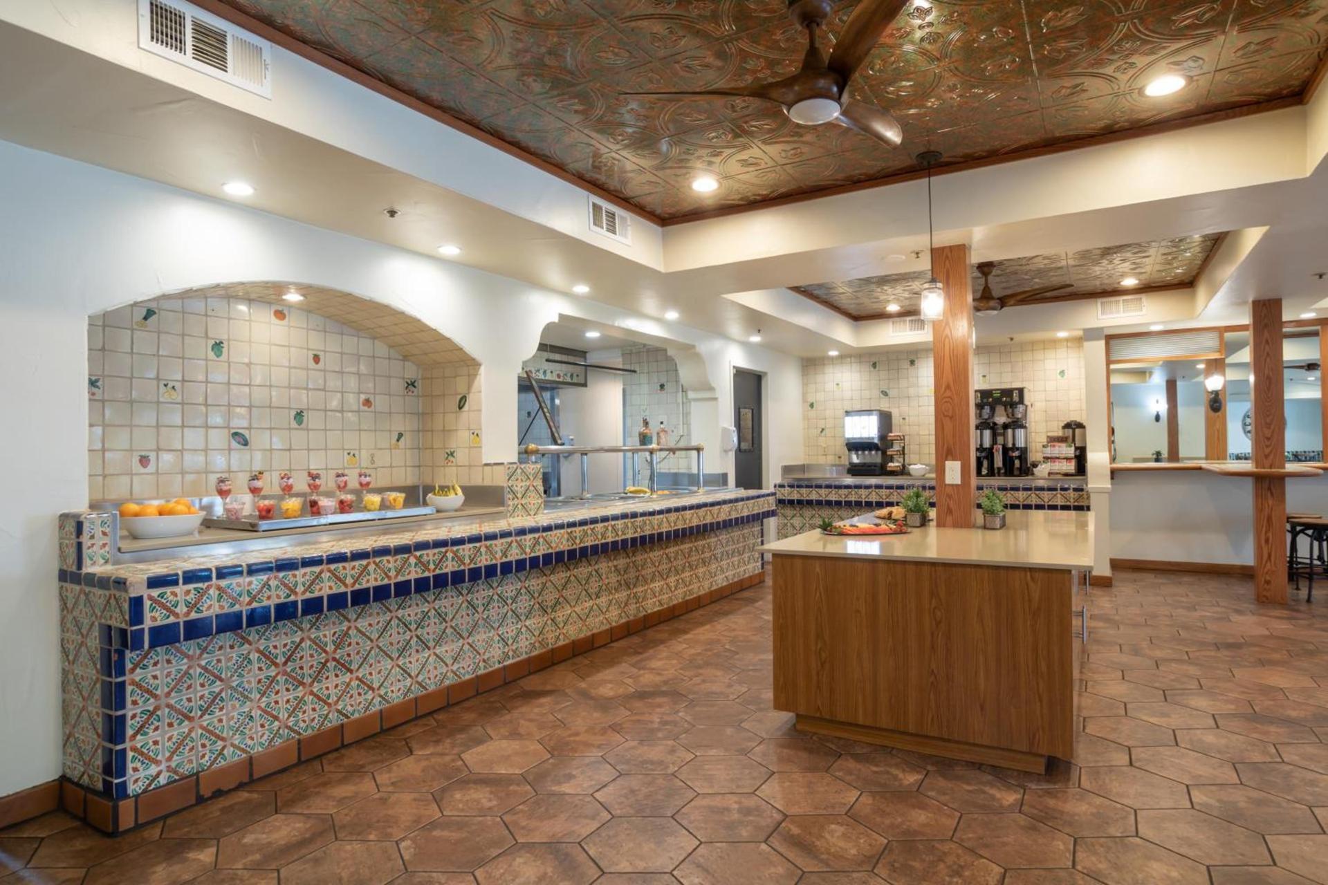 Oxford Suites Pismo Beach photo 6