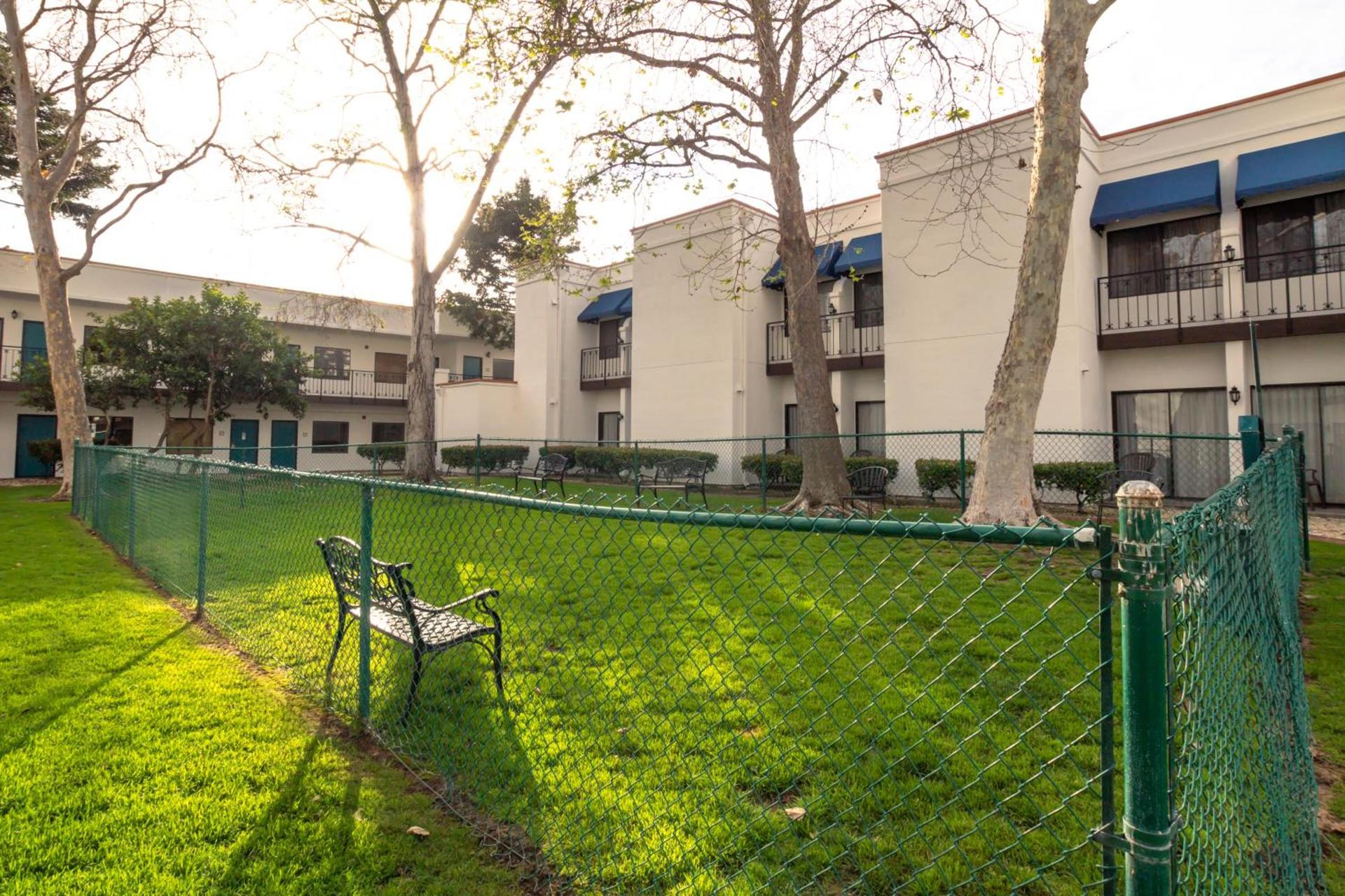 Oxford Suites Pismo Beach photo 18