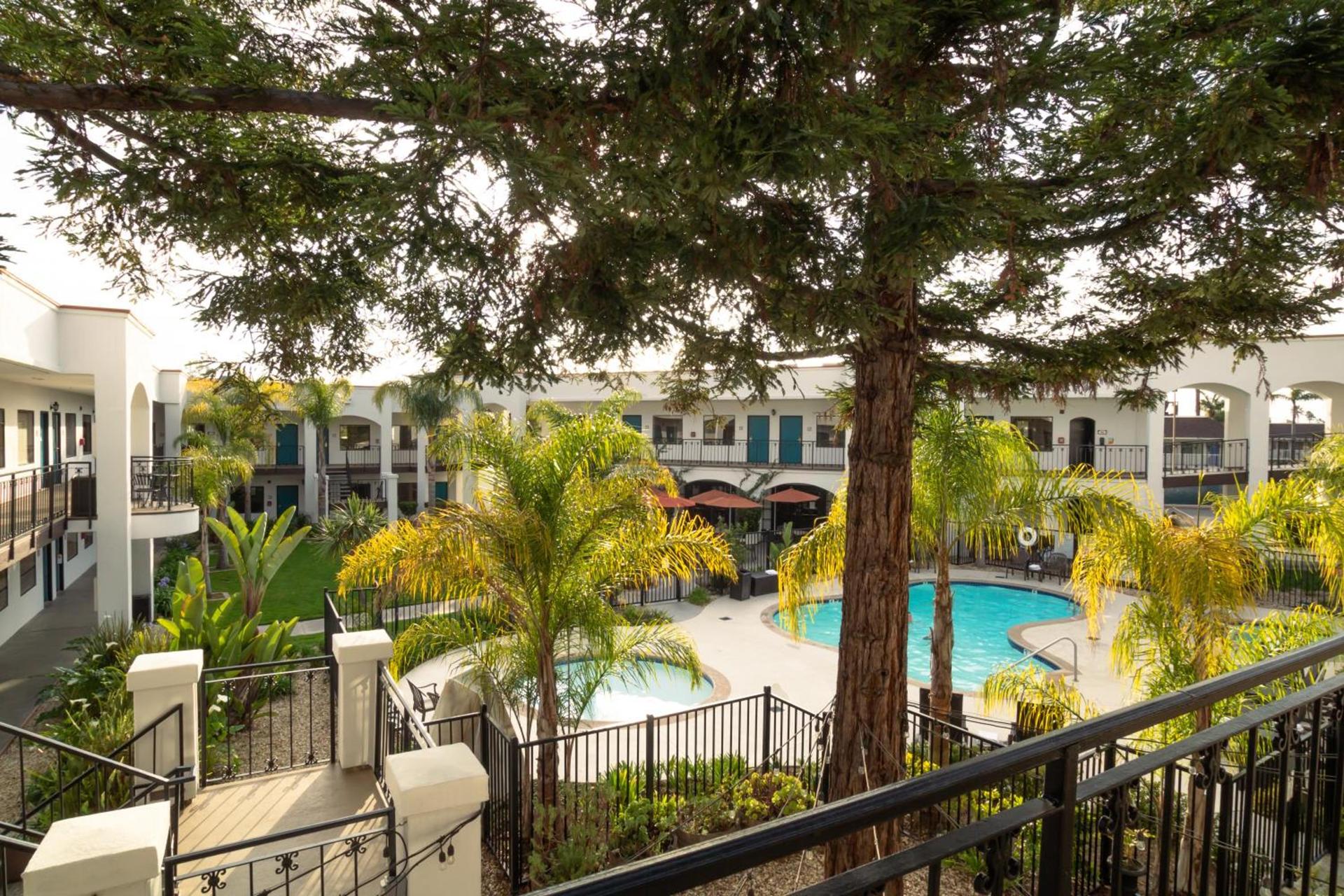Oxford Suites Pismo Beach photo 19