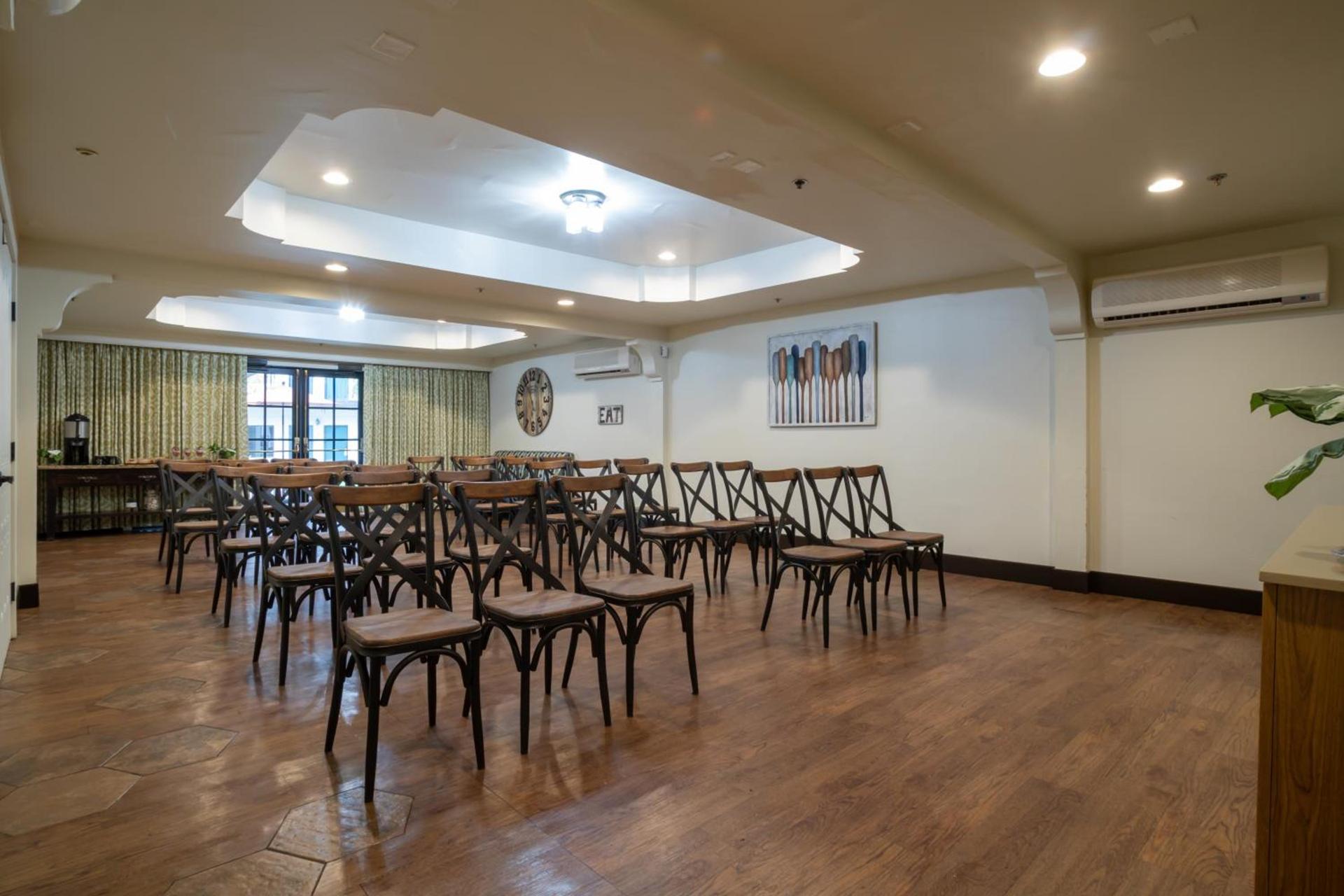 Oxford Suites Pismo Beach photo 21