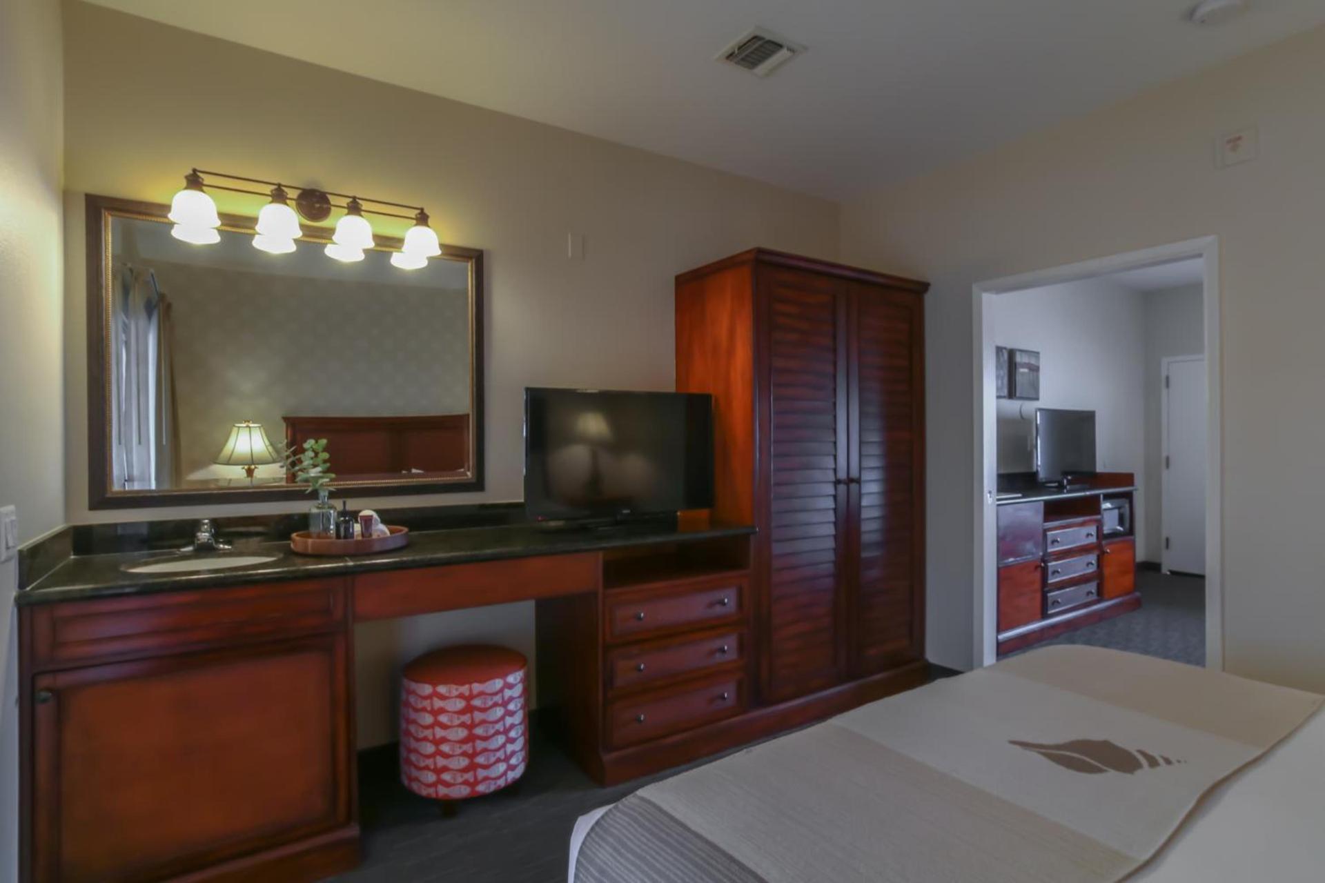 Oxford Suites Pismo Beach photo 36