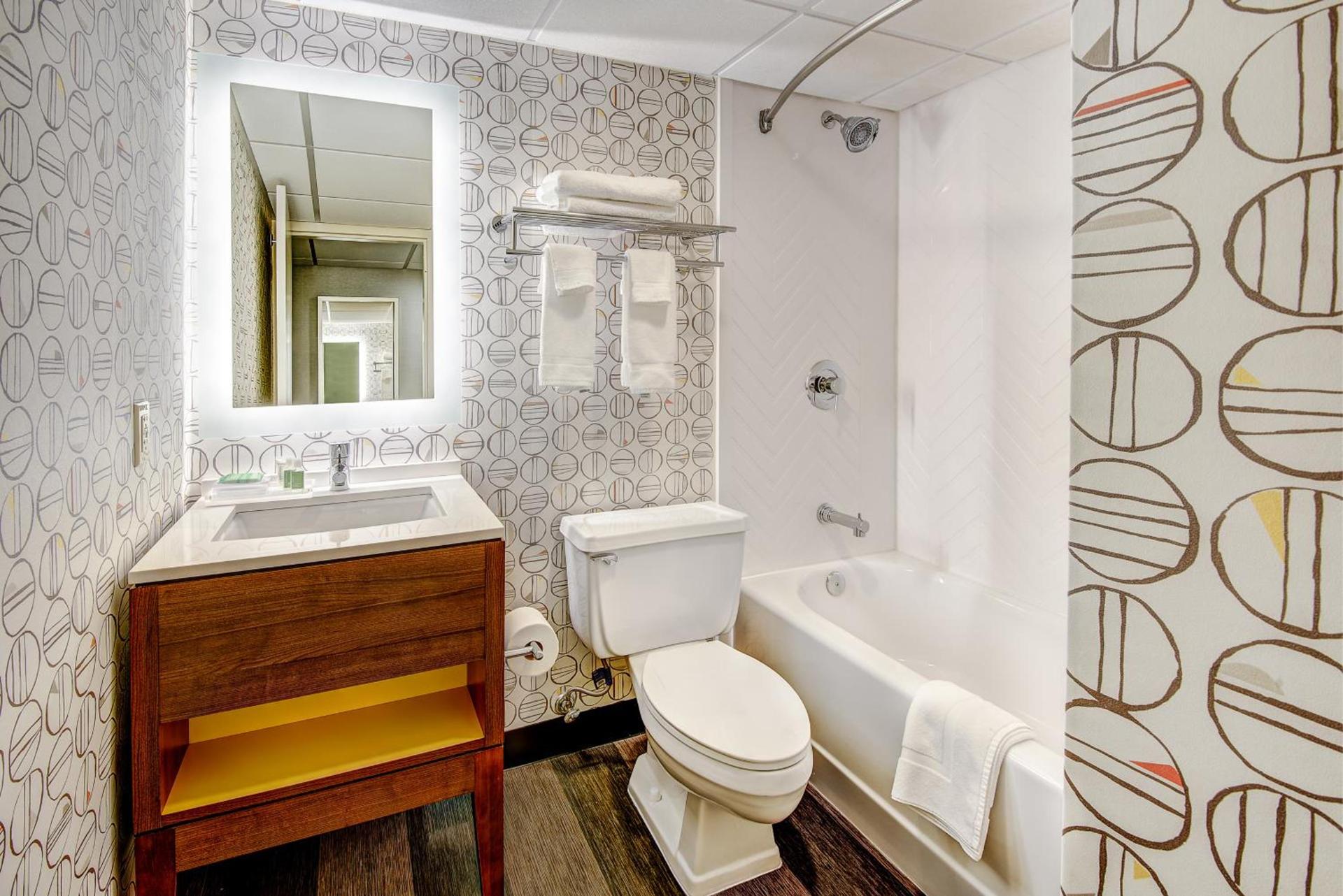 Holiday Inn East Windsor - Cranbury Area photo 46