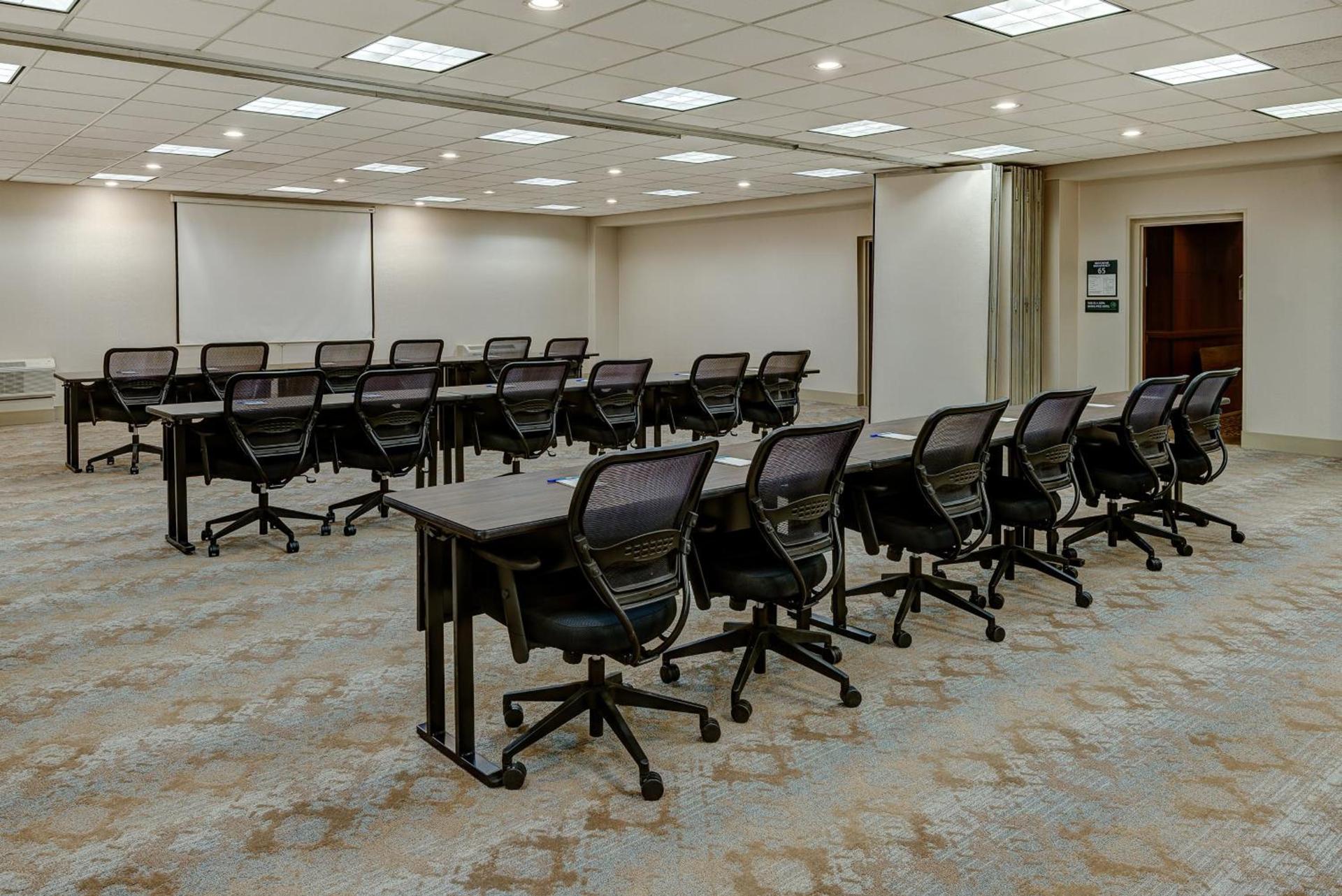 Holiday Inn East Windsor - Cranbury Area photo 23