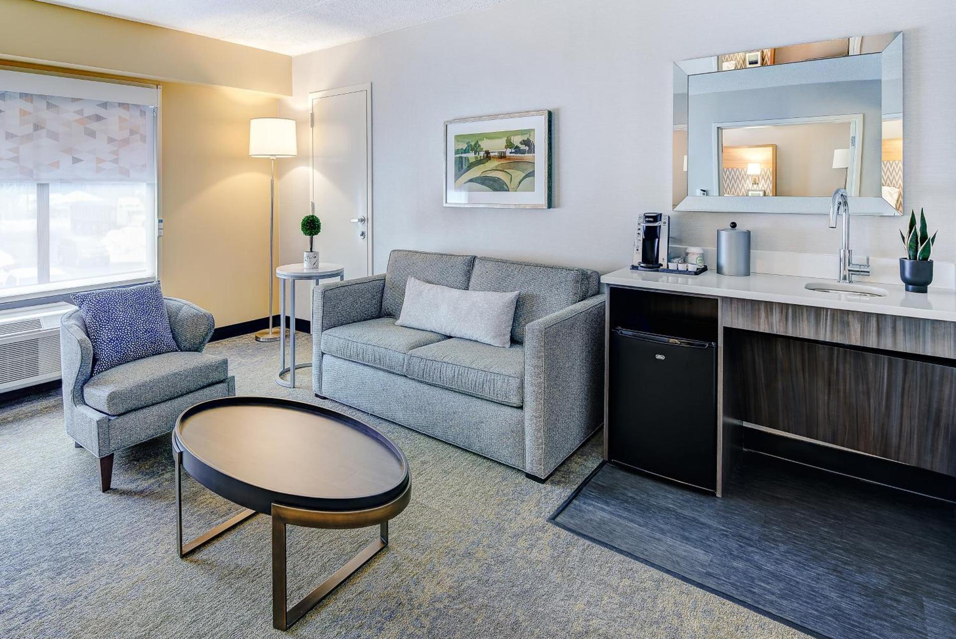Holiday Inn East Windsor - Cranbury Area photo 38