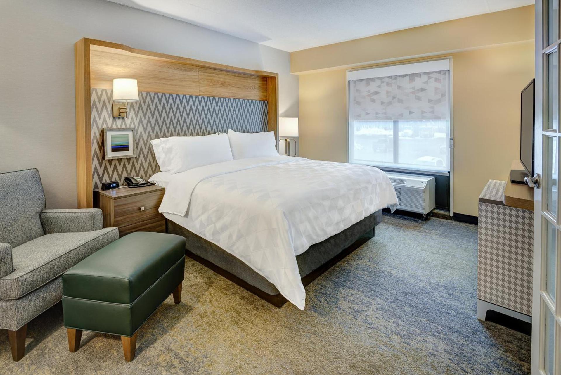 Holiday Inn East Windsor - Cranbury Area photo 49