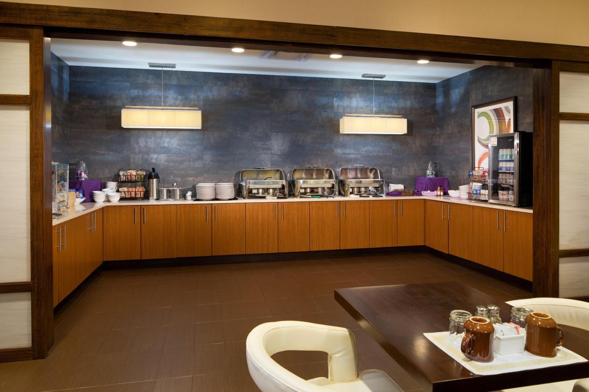 Holiday Inn and Suites Charleston West by IHG photo 49