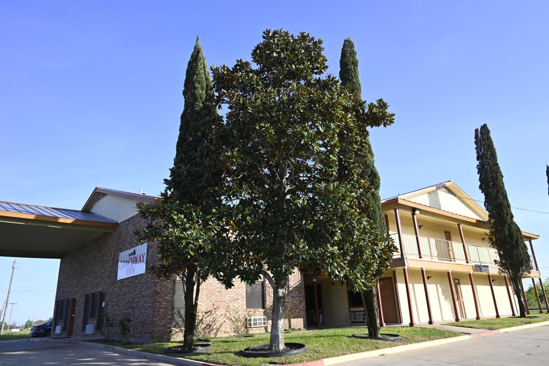 Coachway Inn photo 11