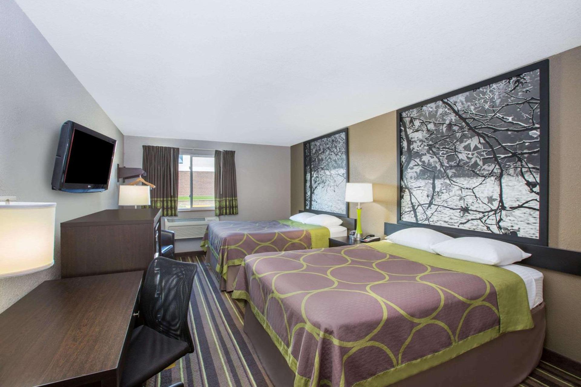 Super 8 by Wyndham Brookings photo 11