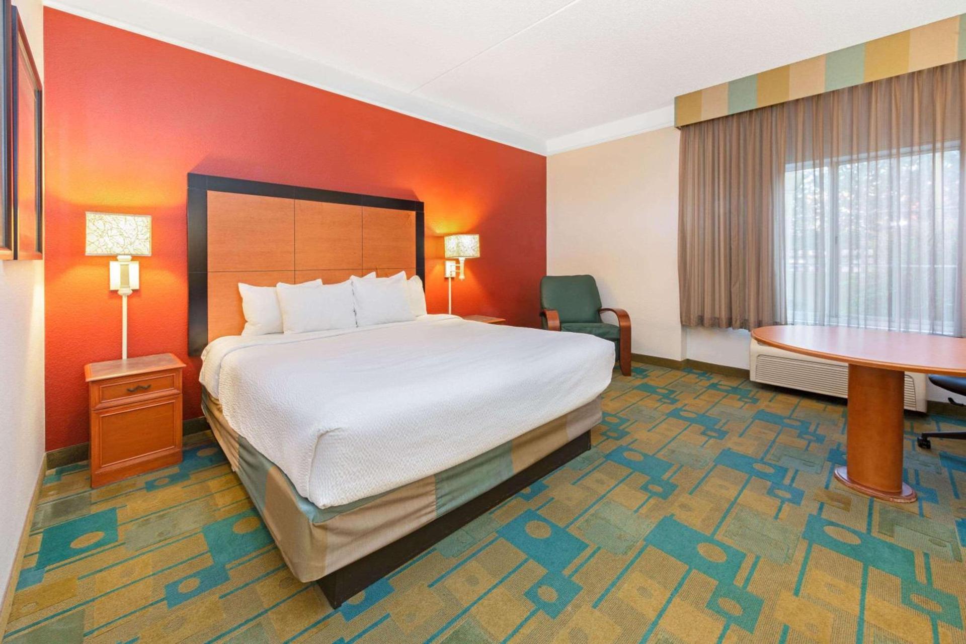 La Quinta by Wyndham USF (Near Busch Gardens) photo 23