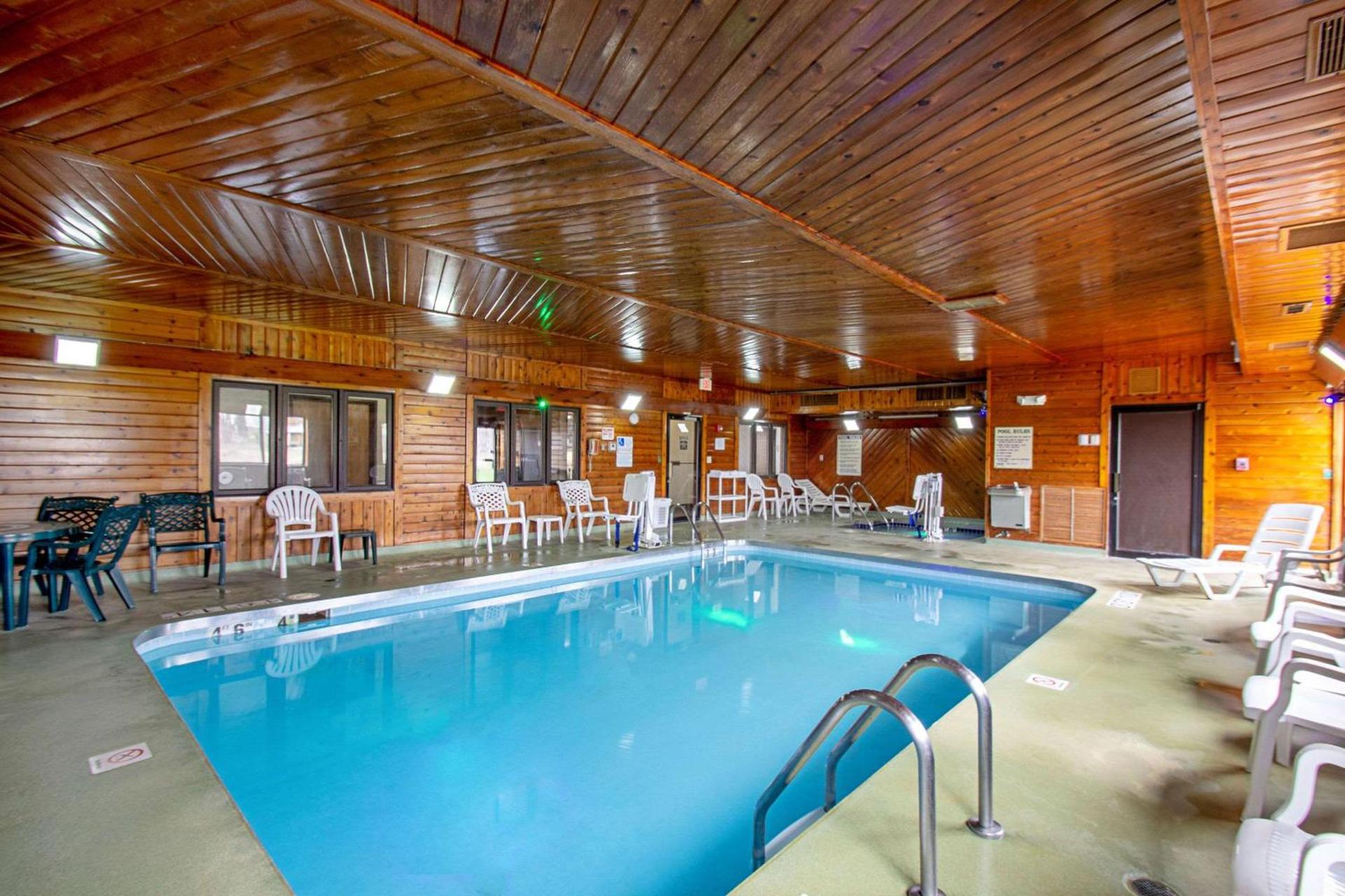 Quality Inn Sheboygan North I-43 photo 30