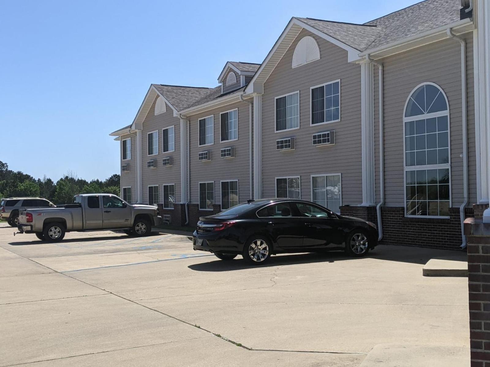 Heritage Inn and Suites photo 8