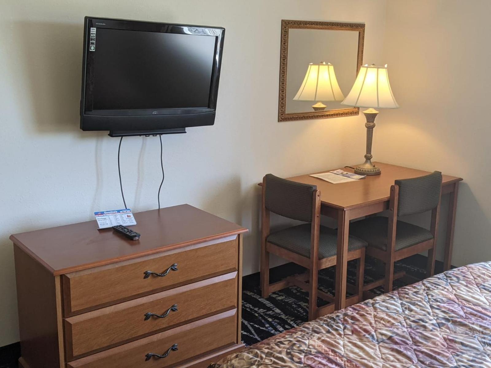 Heritage Inn and Suites photo 17