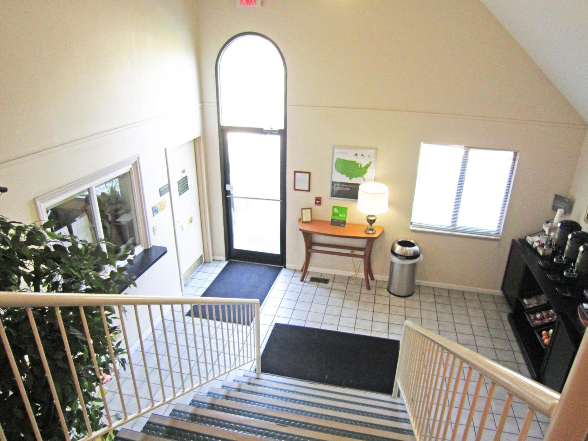 Suburban Studios Columbus East photo 8