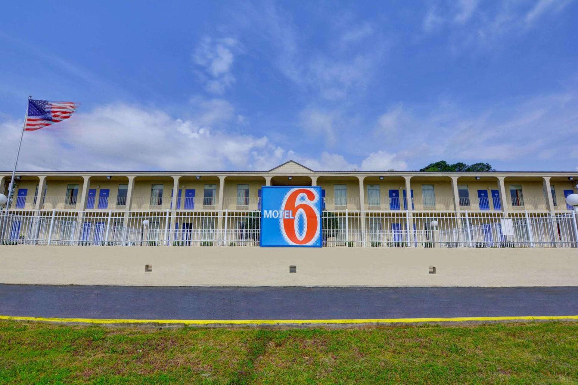 Motel 6-Americus, GA photo 2