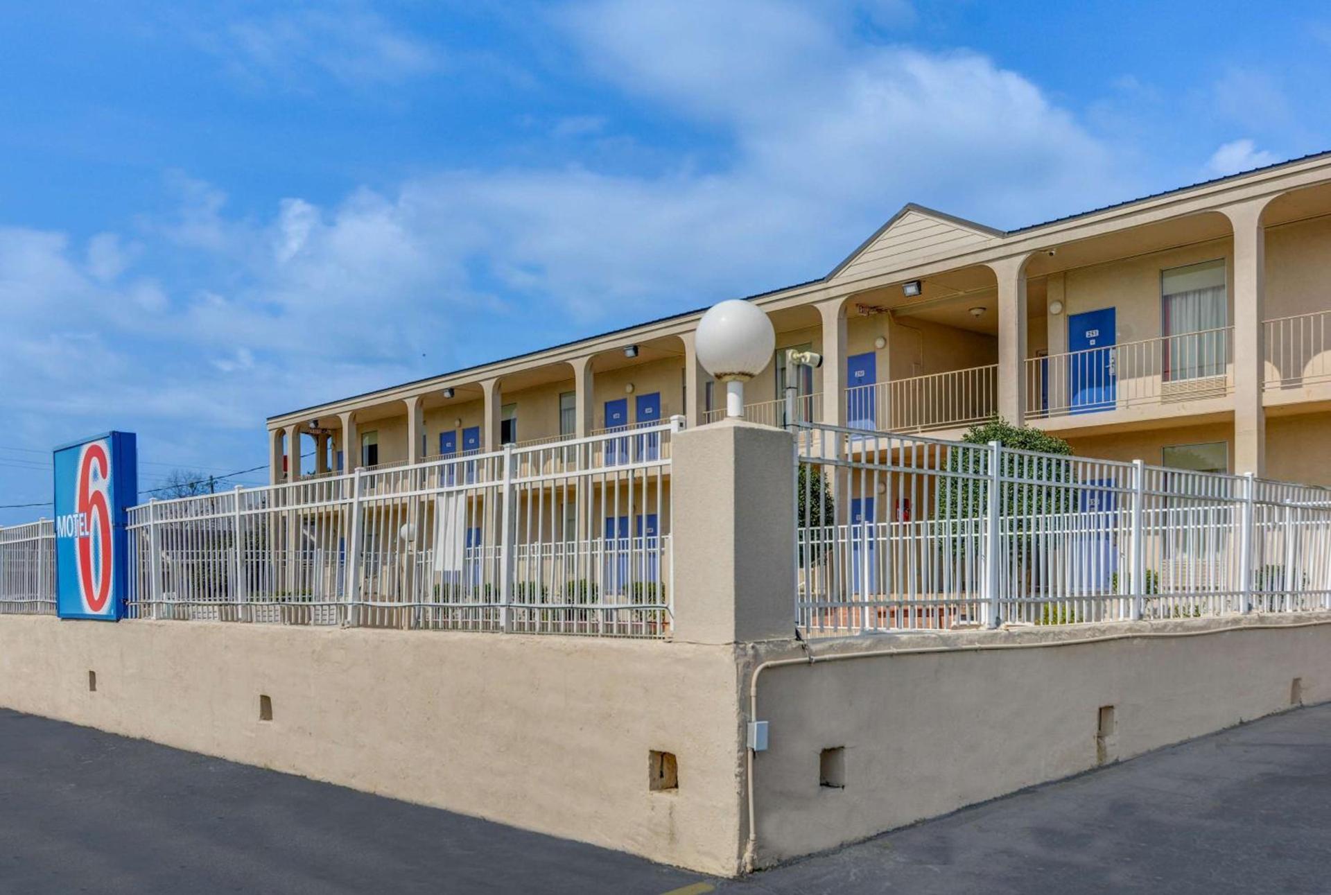 Motel 6-Americus, GA photo 4