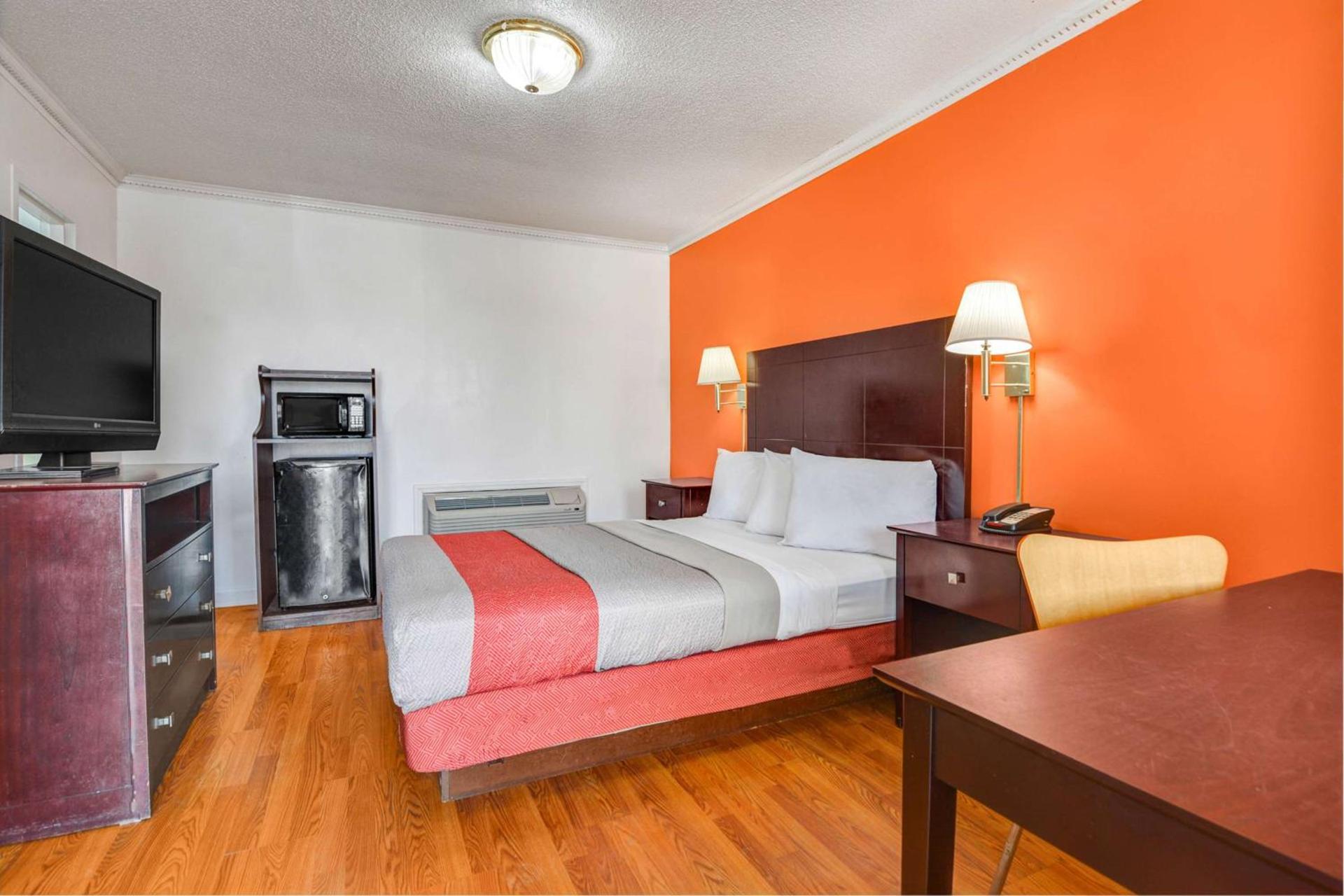 Motel 6-Americus, GA photo 9