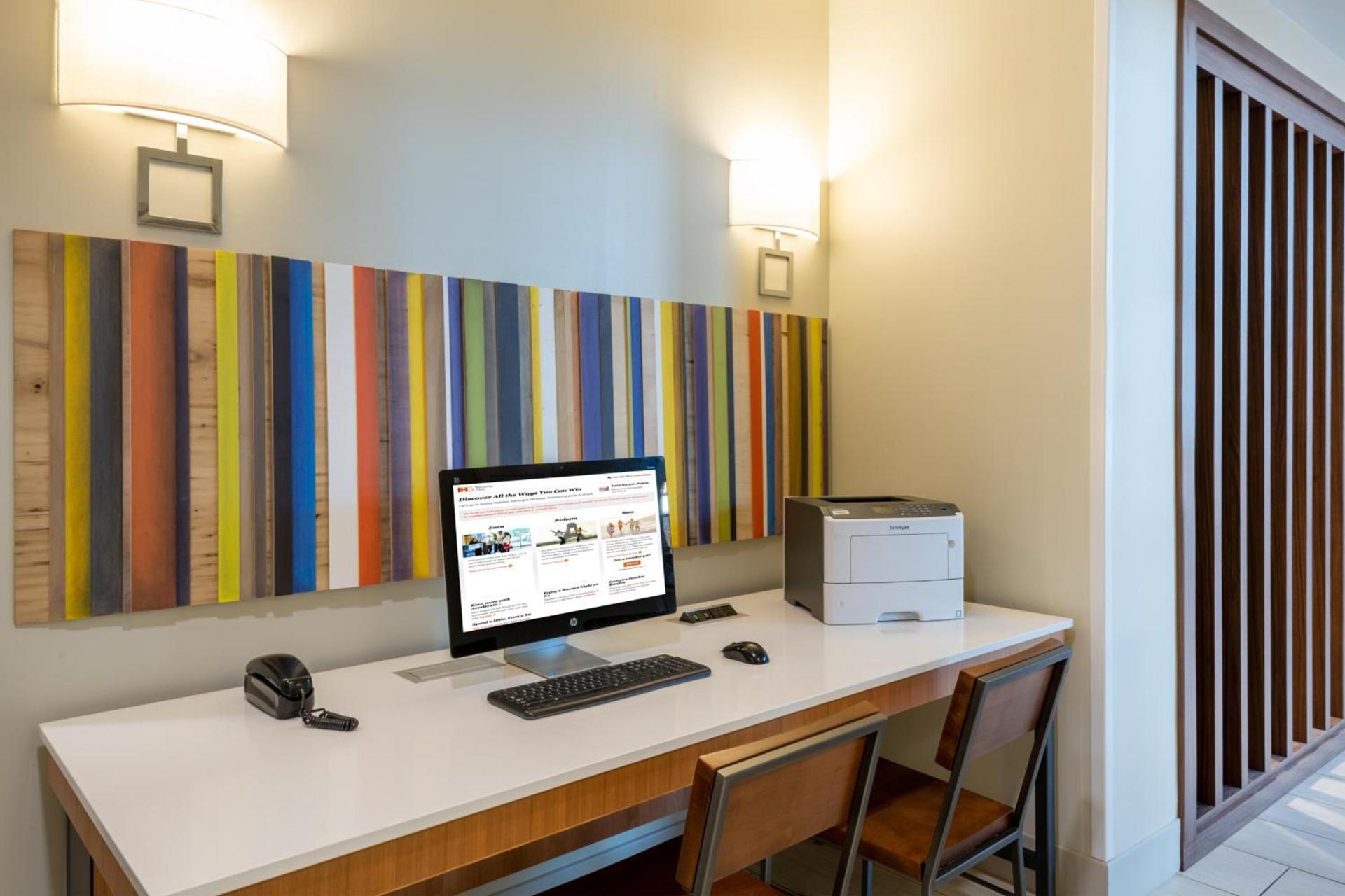 Holiday Inn Express & Suites St George North - Zion photo 9