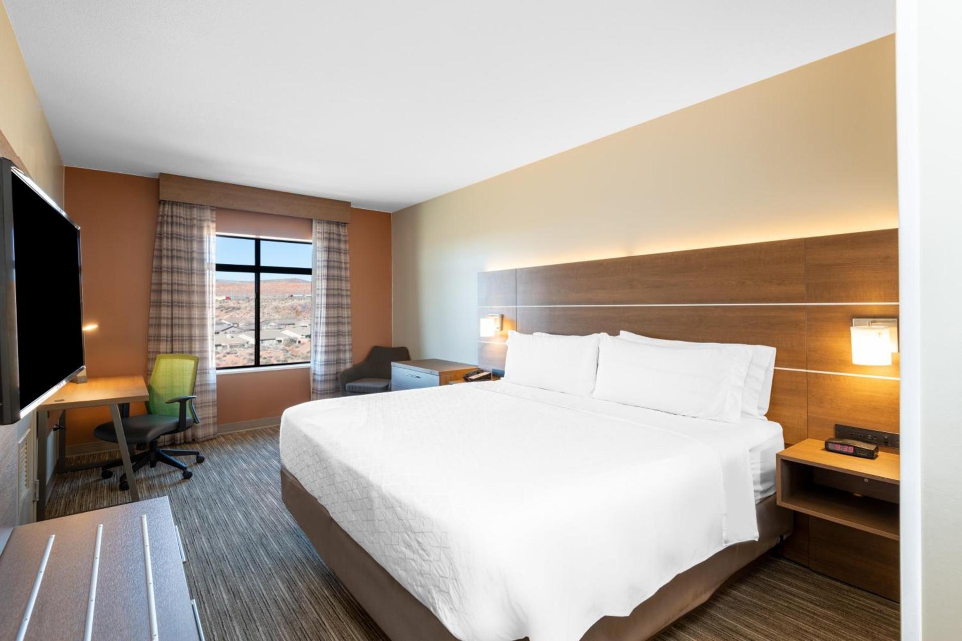 Holiday Inn Express & Suites St George North - Zion photo 25