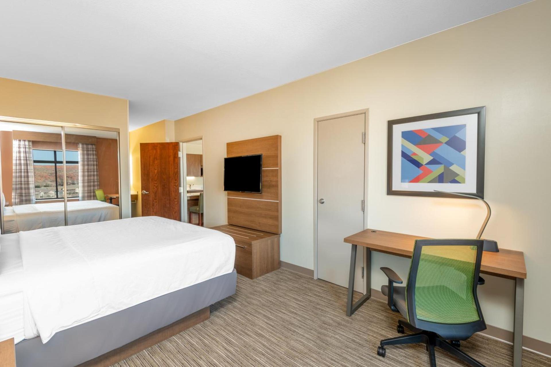 Holiday Inn Express & Suites St George North - Zion photo 18