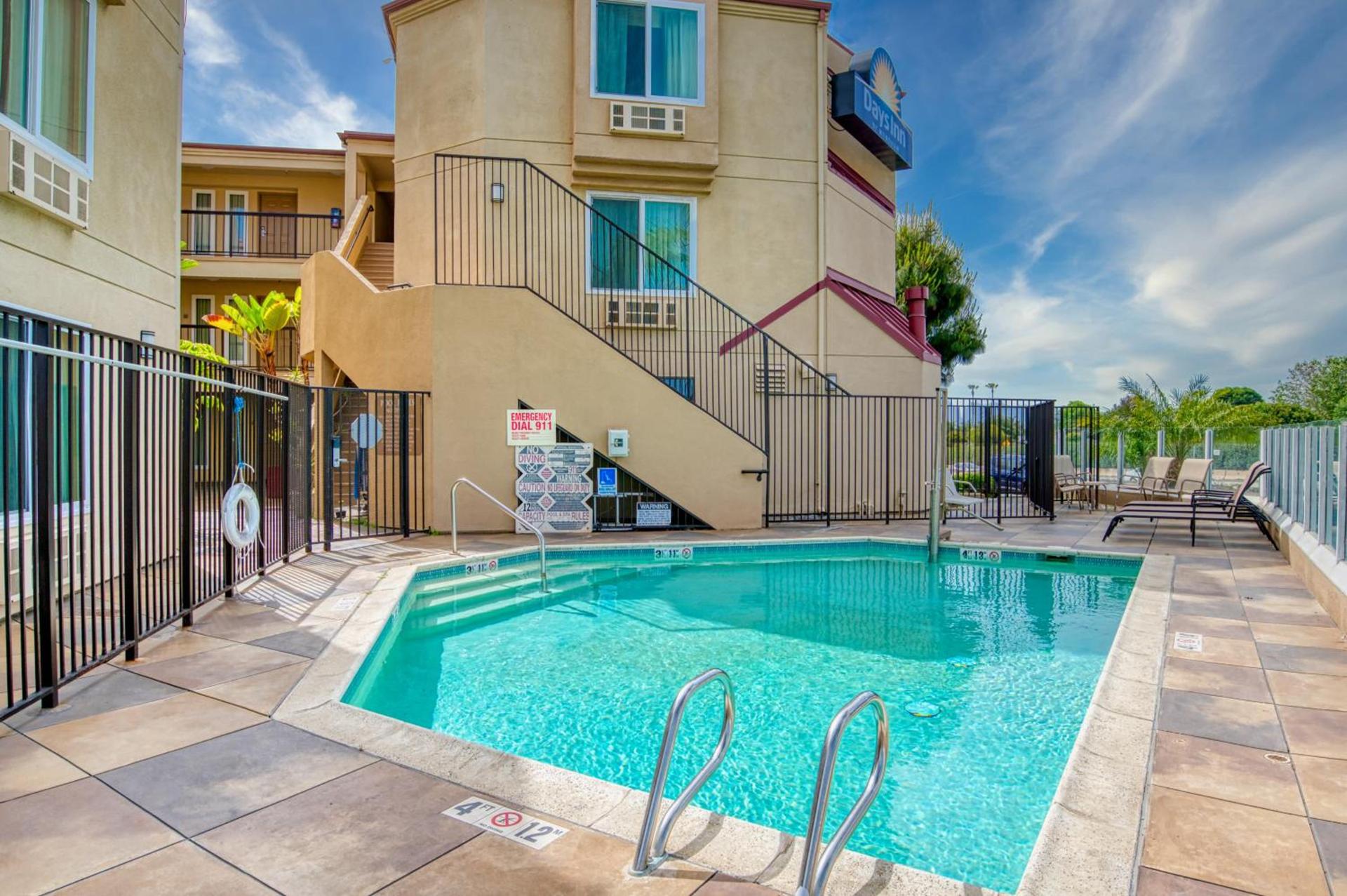 Days Inn by Wyndham Carlsbad photo 24