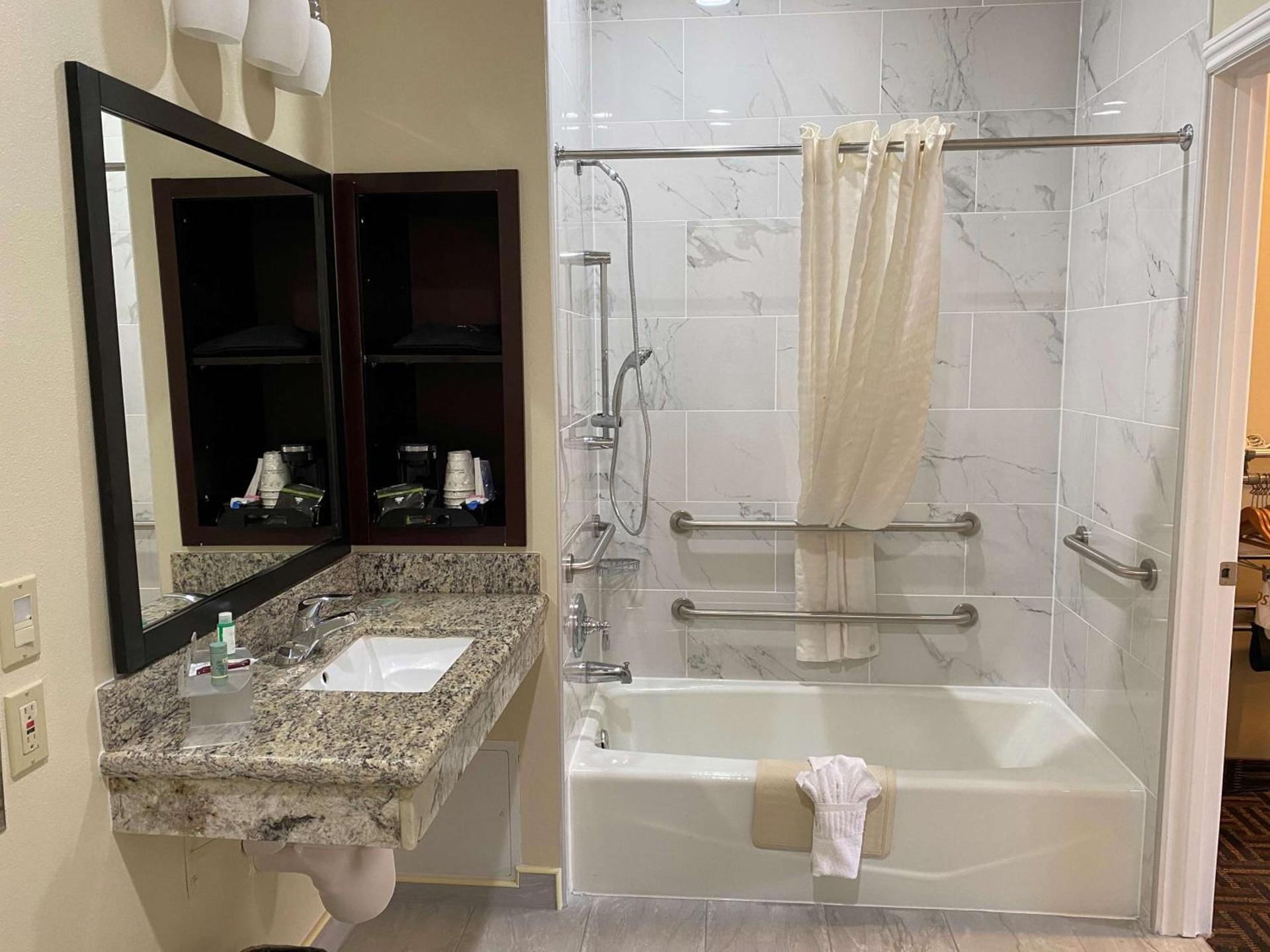 Best Western Pasadena Inn photo 19