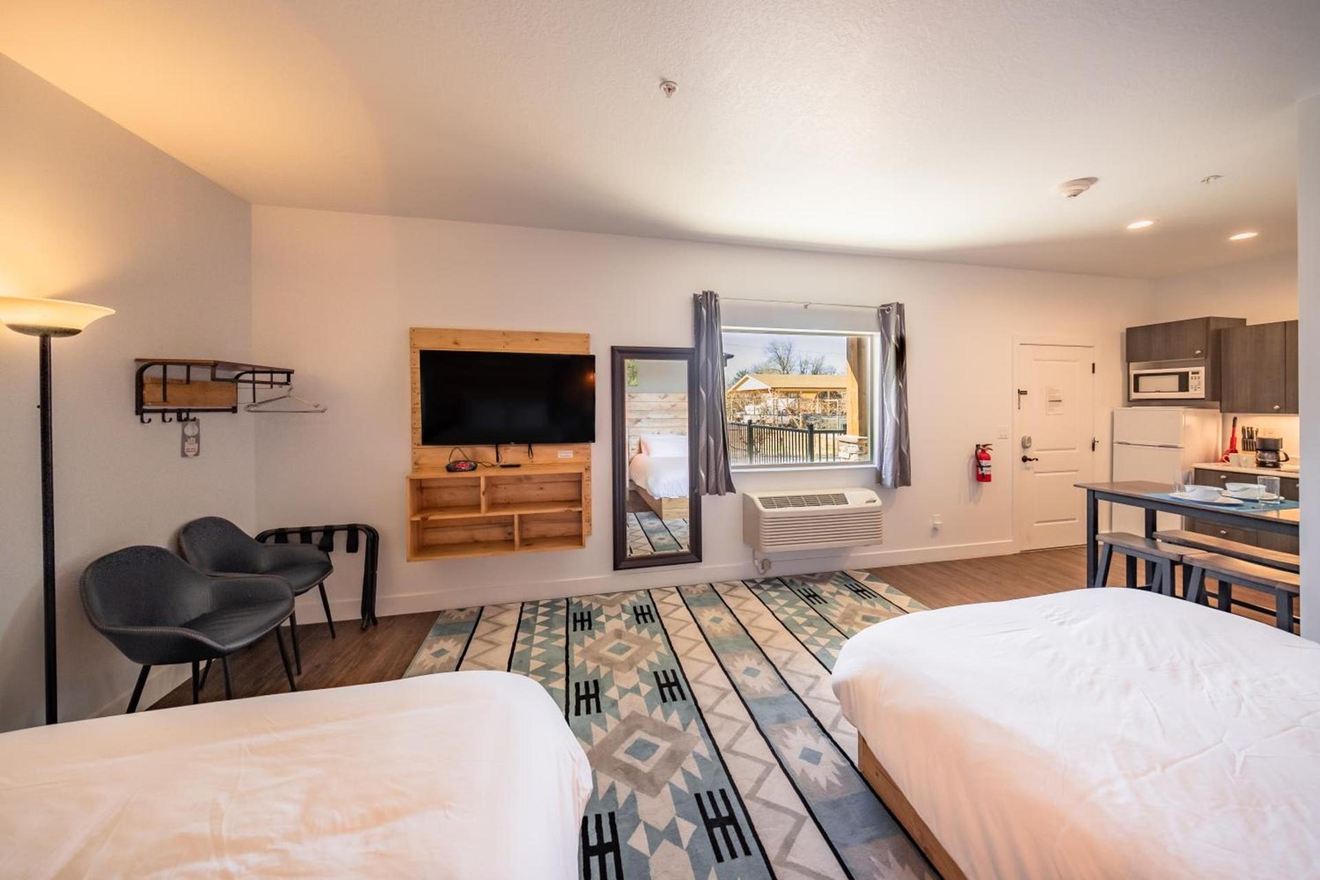 Kanab Suites photo 11