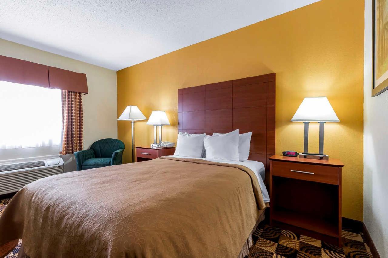Quality Inn Sycamore - DeKalb photo 26