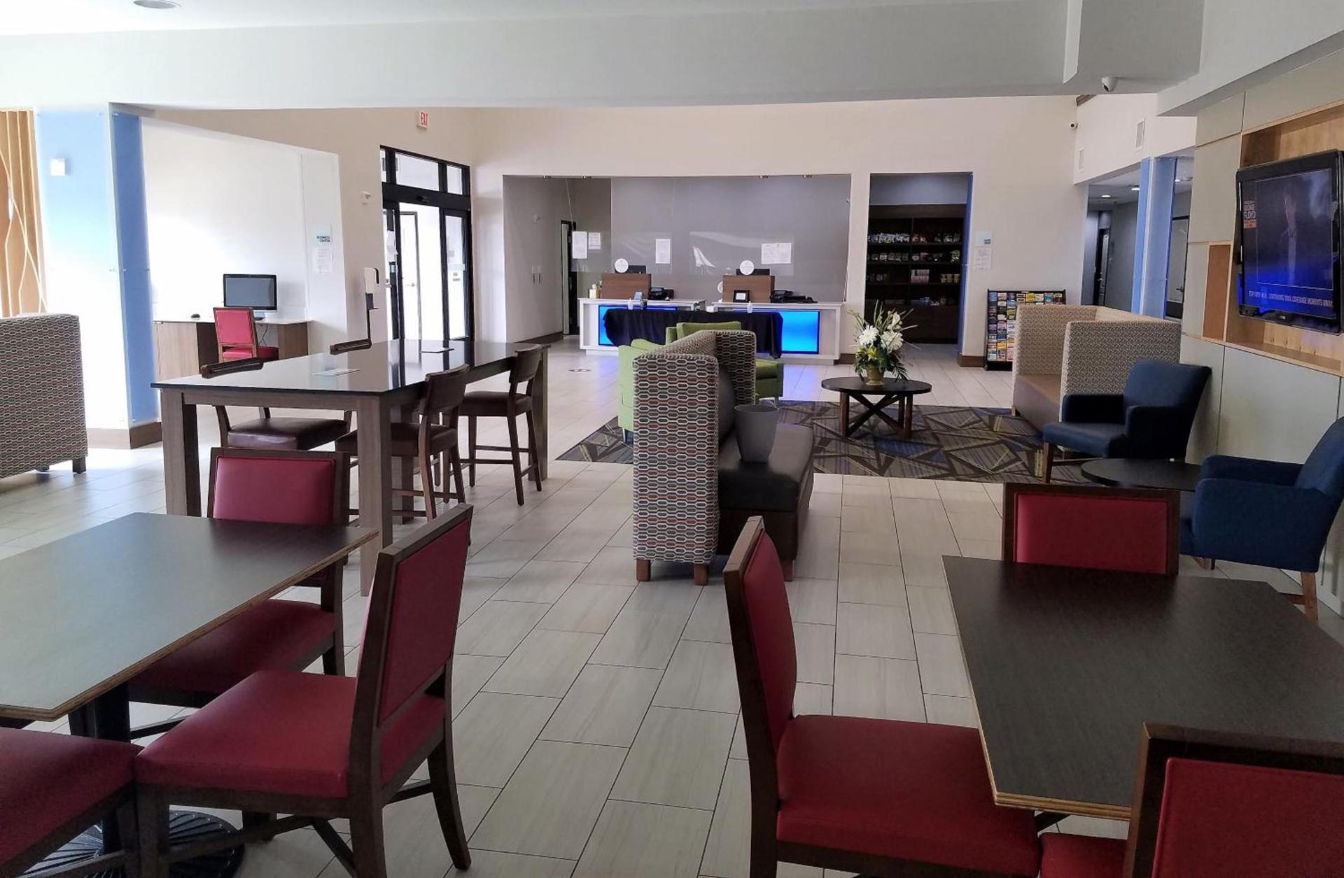 Holiday Inn Express & Suites Dallas East - Fair Park by IHG photo 23