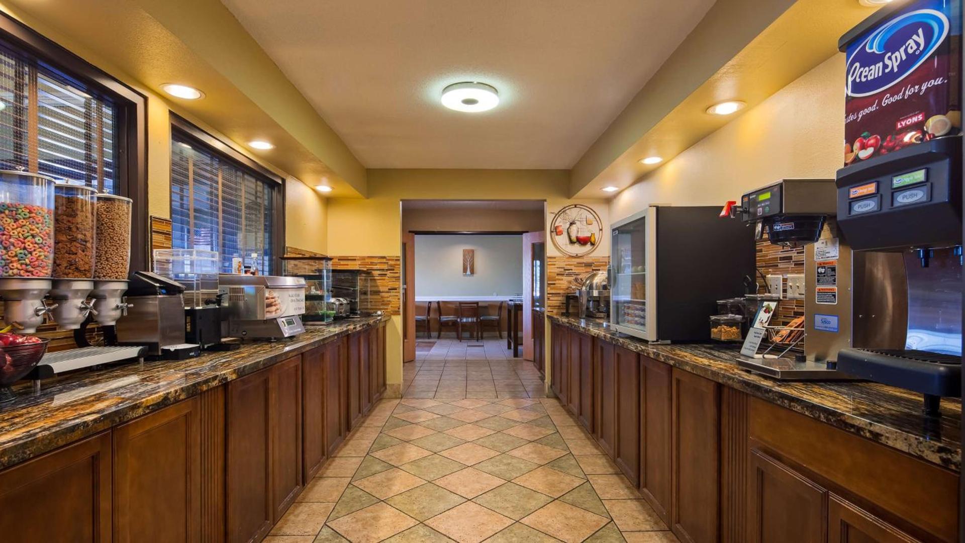 Best Western Alexandria Inn photo 7