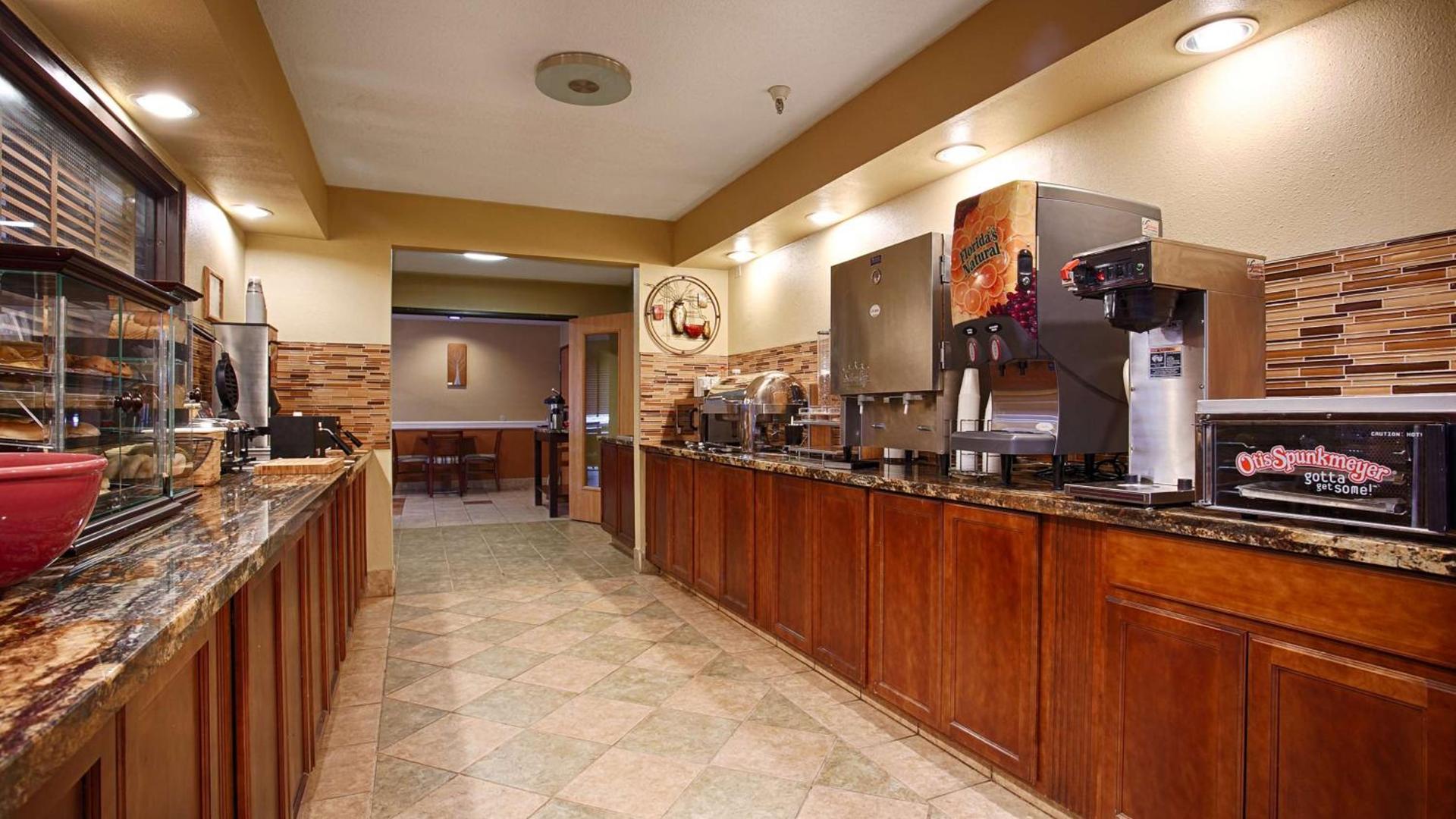 Best Western Alexandria Inn photo 16