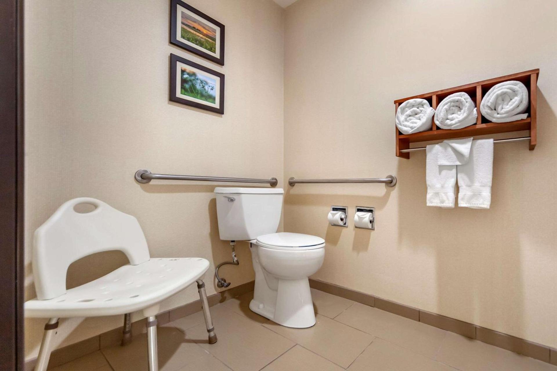Comfort Inn Grand Island North photo 12