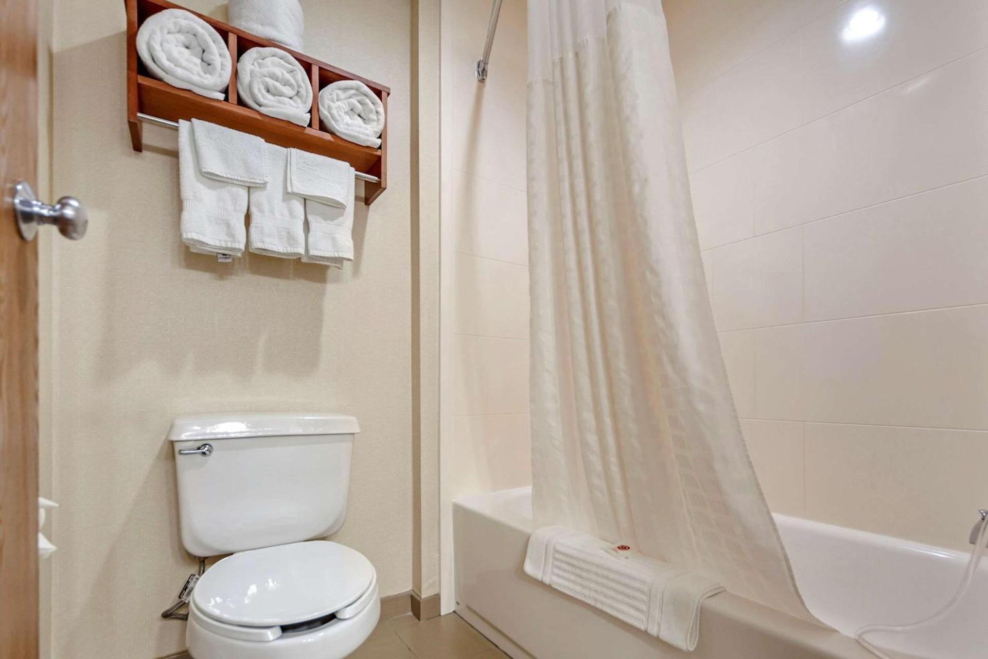 Comfort Inn Grand Island North photo 17