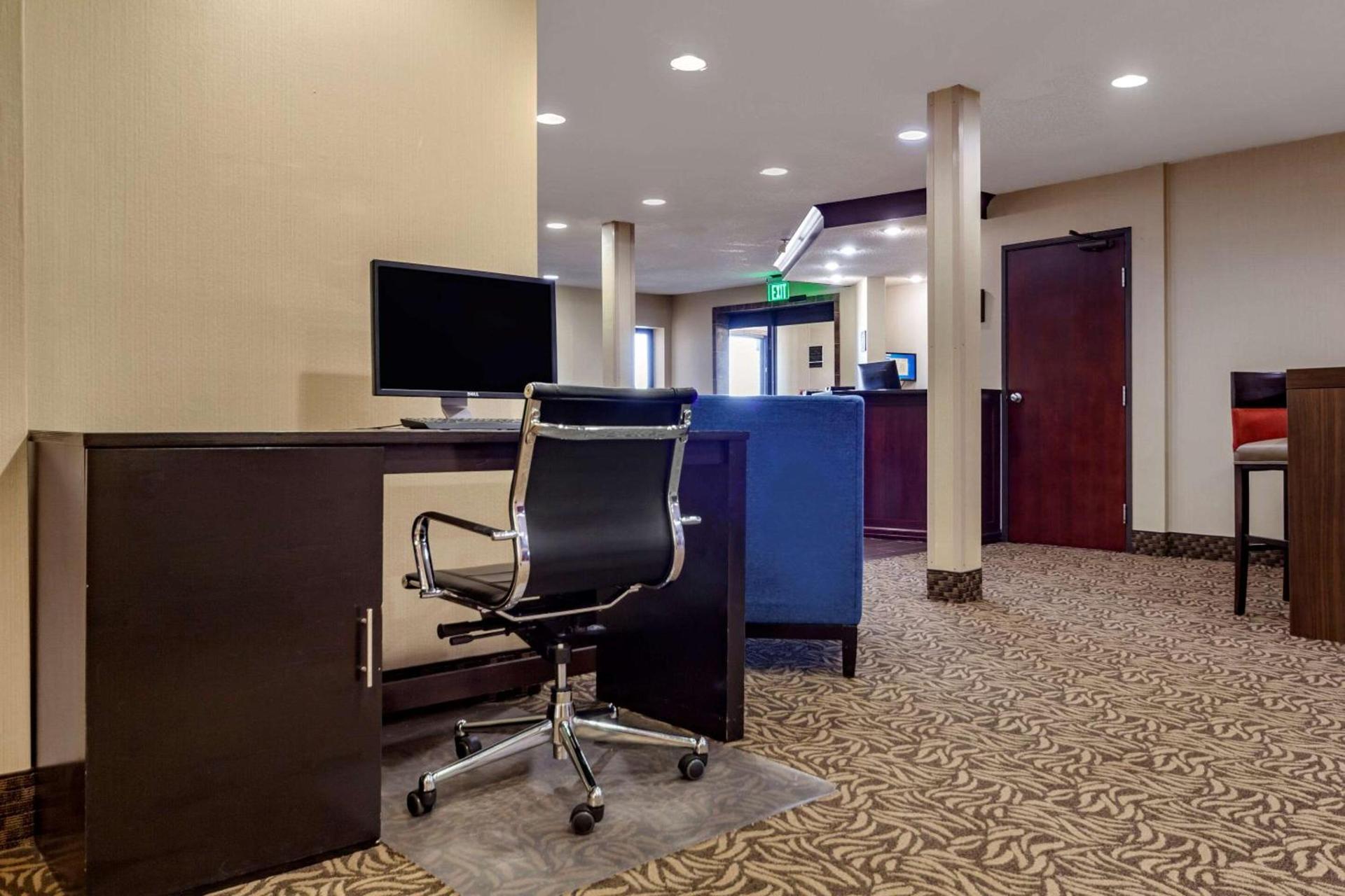 Comfort Inn Grand Island North photo 33
