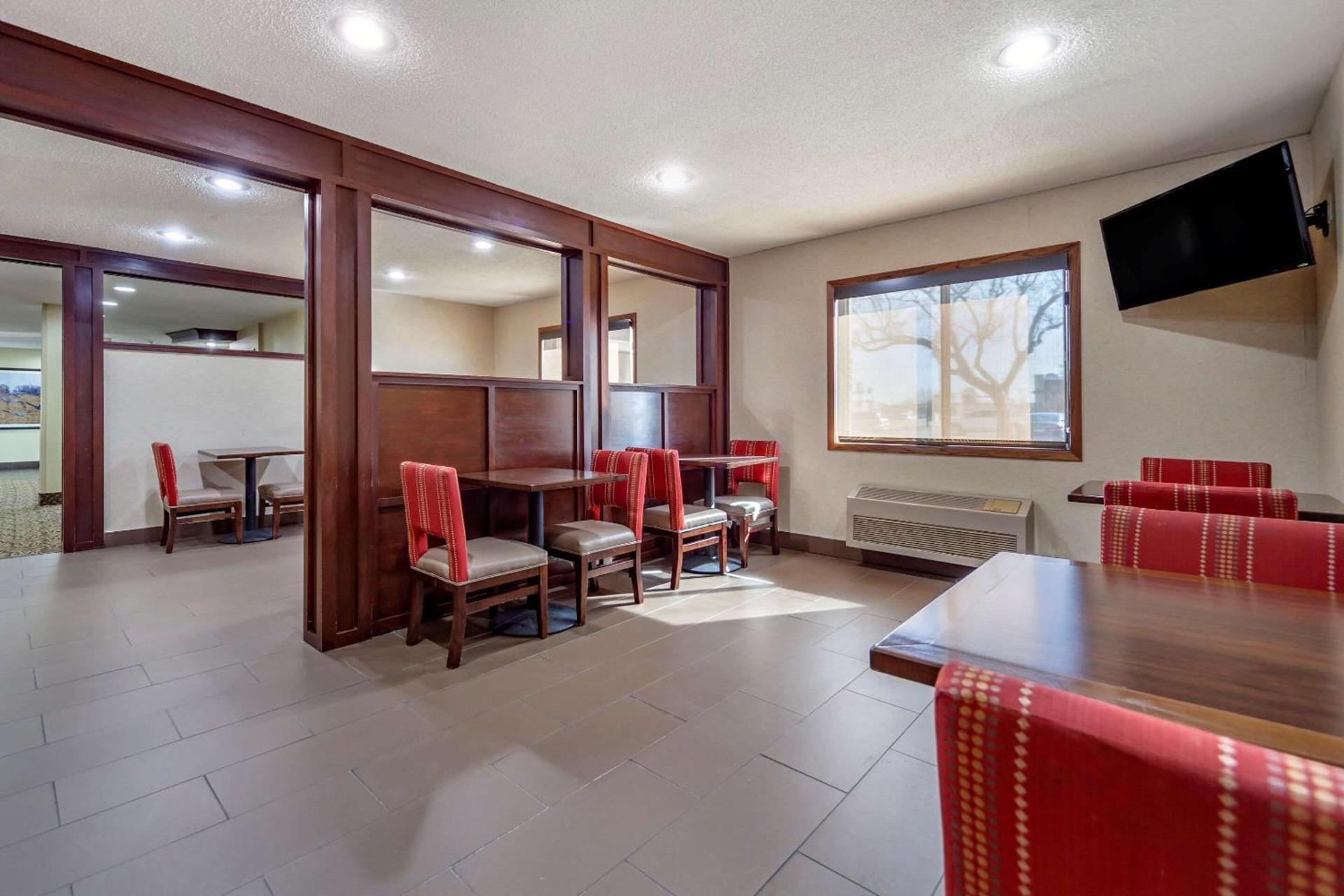 Comfort Inn Grand Island North photo 35
