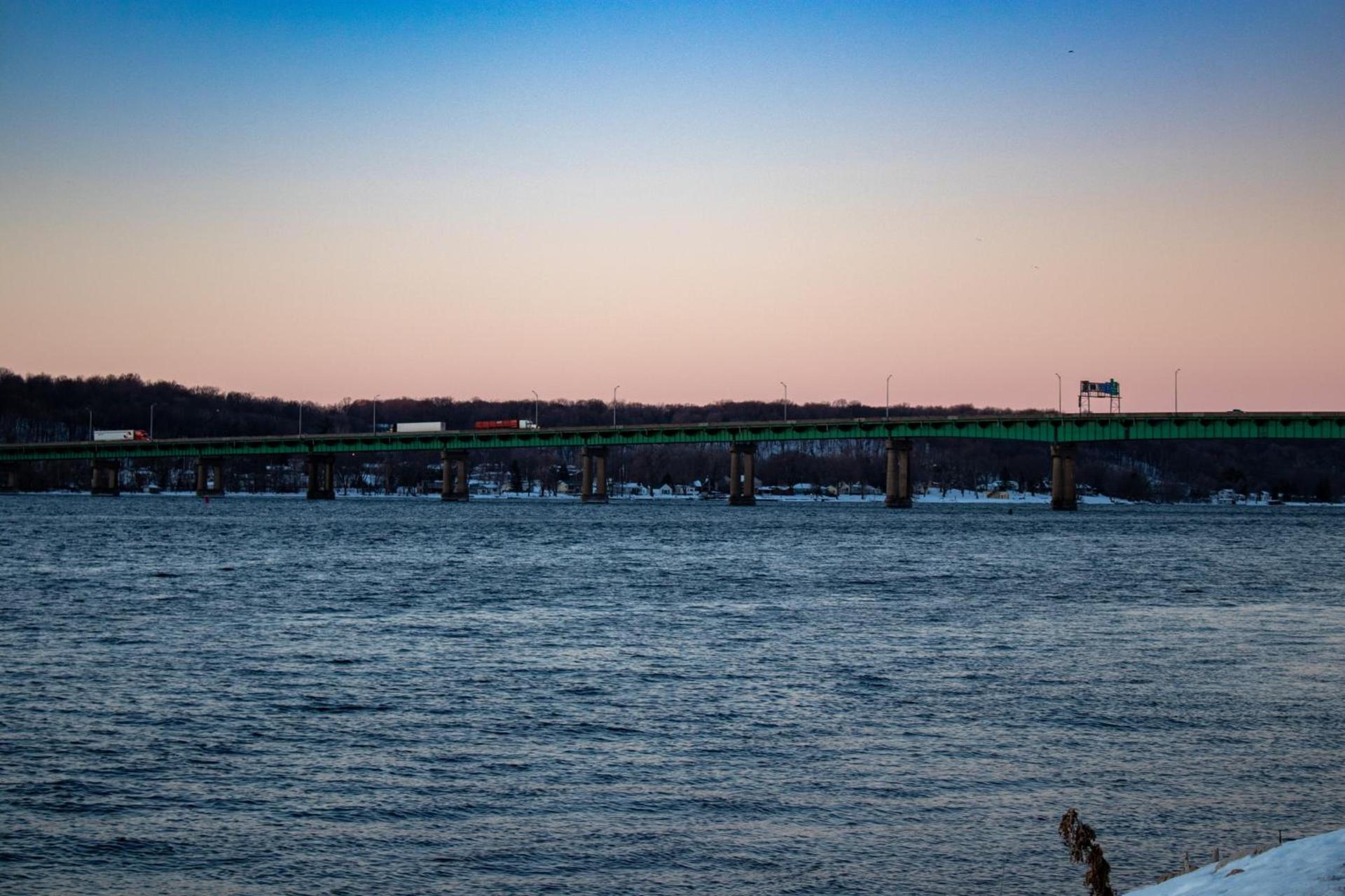 Holiday Inn Express Le Claire Riverfront-Davenport by IHG photo 38