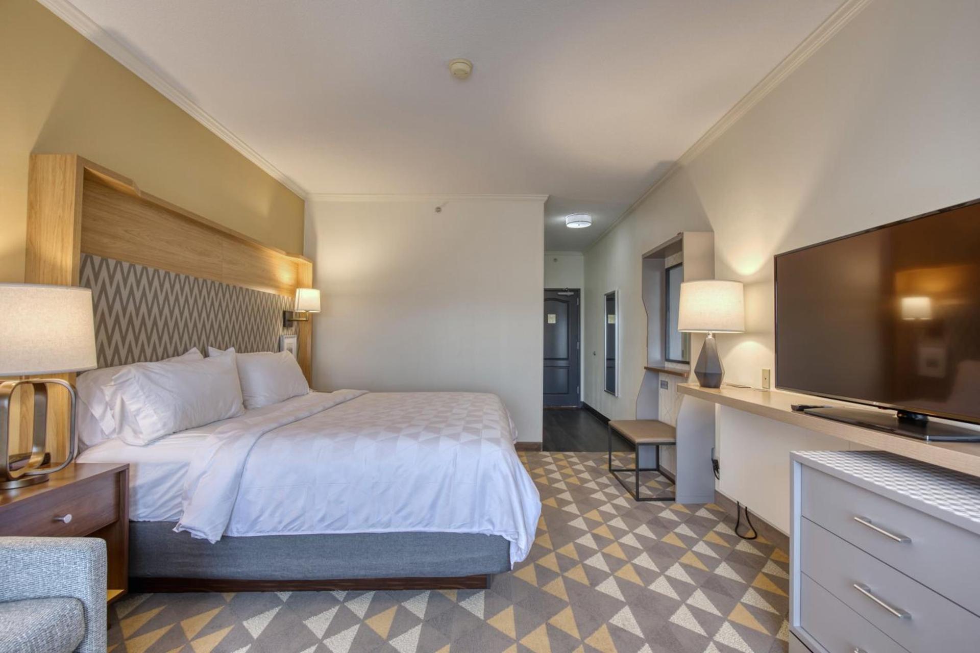 Holiday Inn Hotel & Suites Madison West - Middleton by IHG photo 5