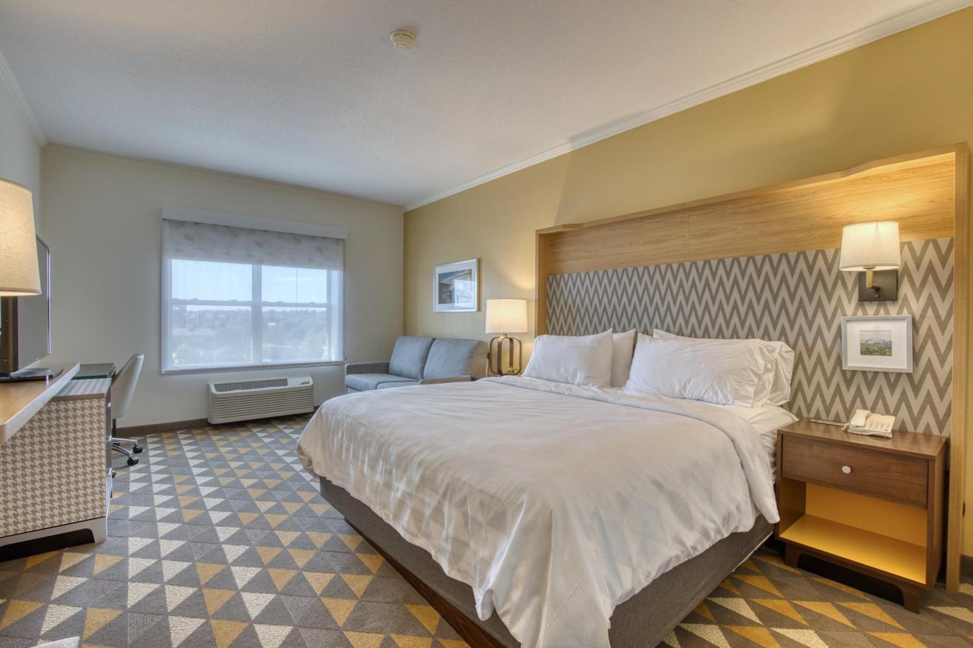 Holiday Inn Hotel & Suites Madison West - Middleton by IHG photo 6