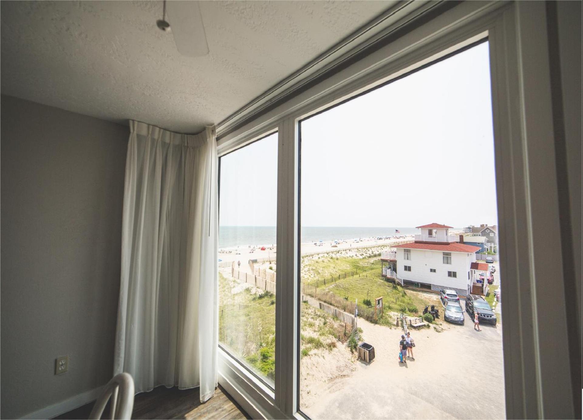 Surf Club Oceanfront Hotel photo 36
