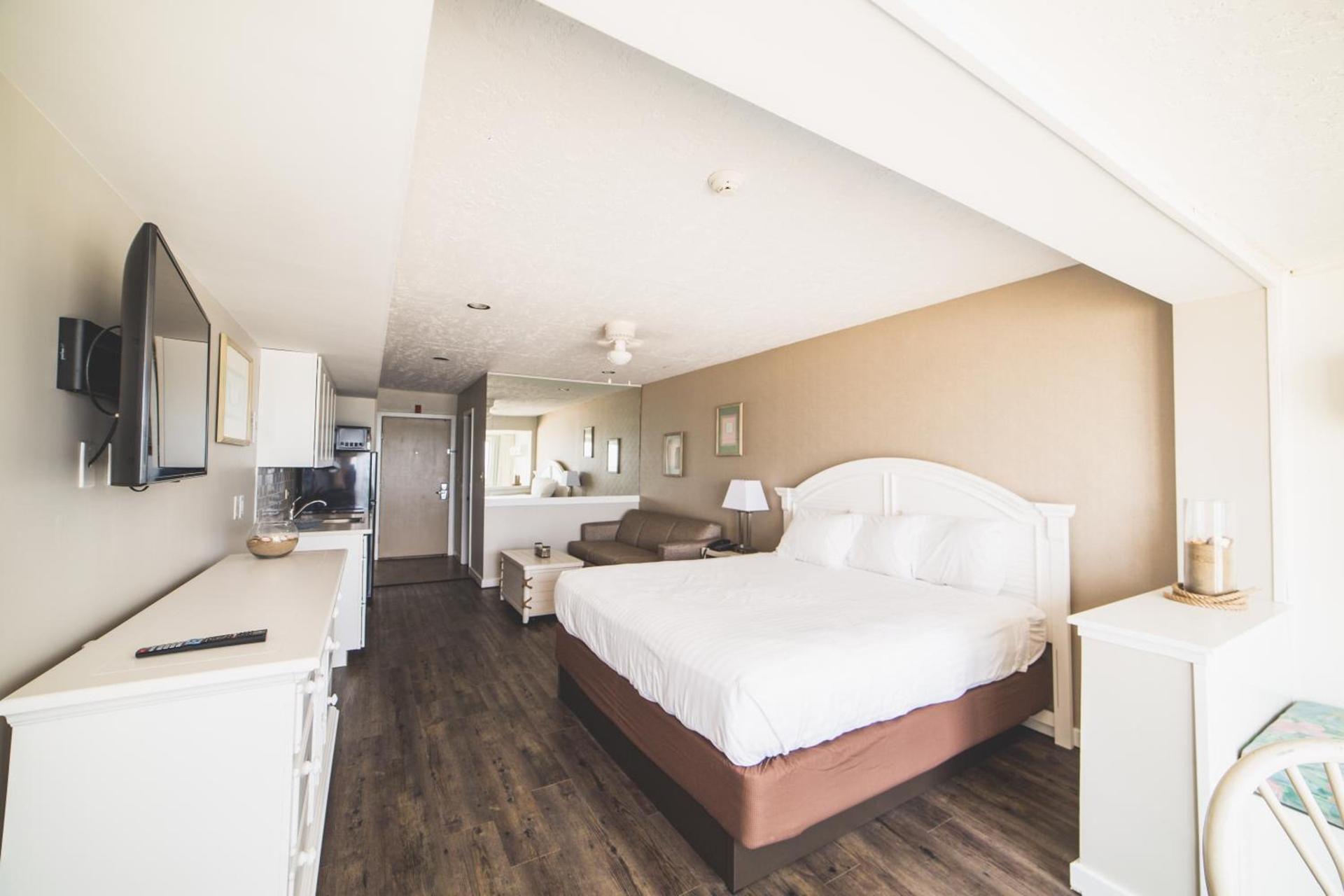 Surf Club Oceanfront Hotel photo 16