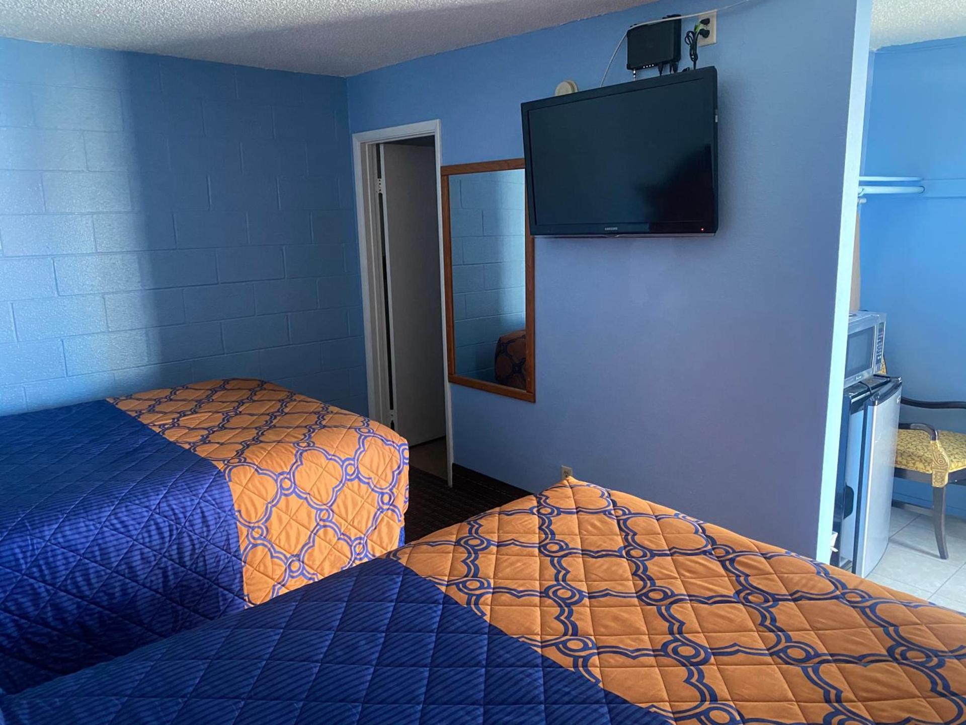 A Fisher's Inn Motel photo 22
