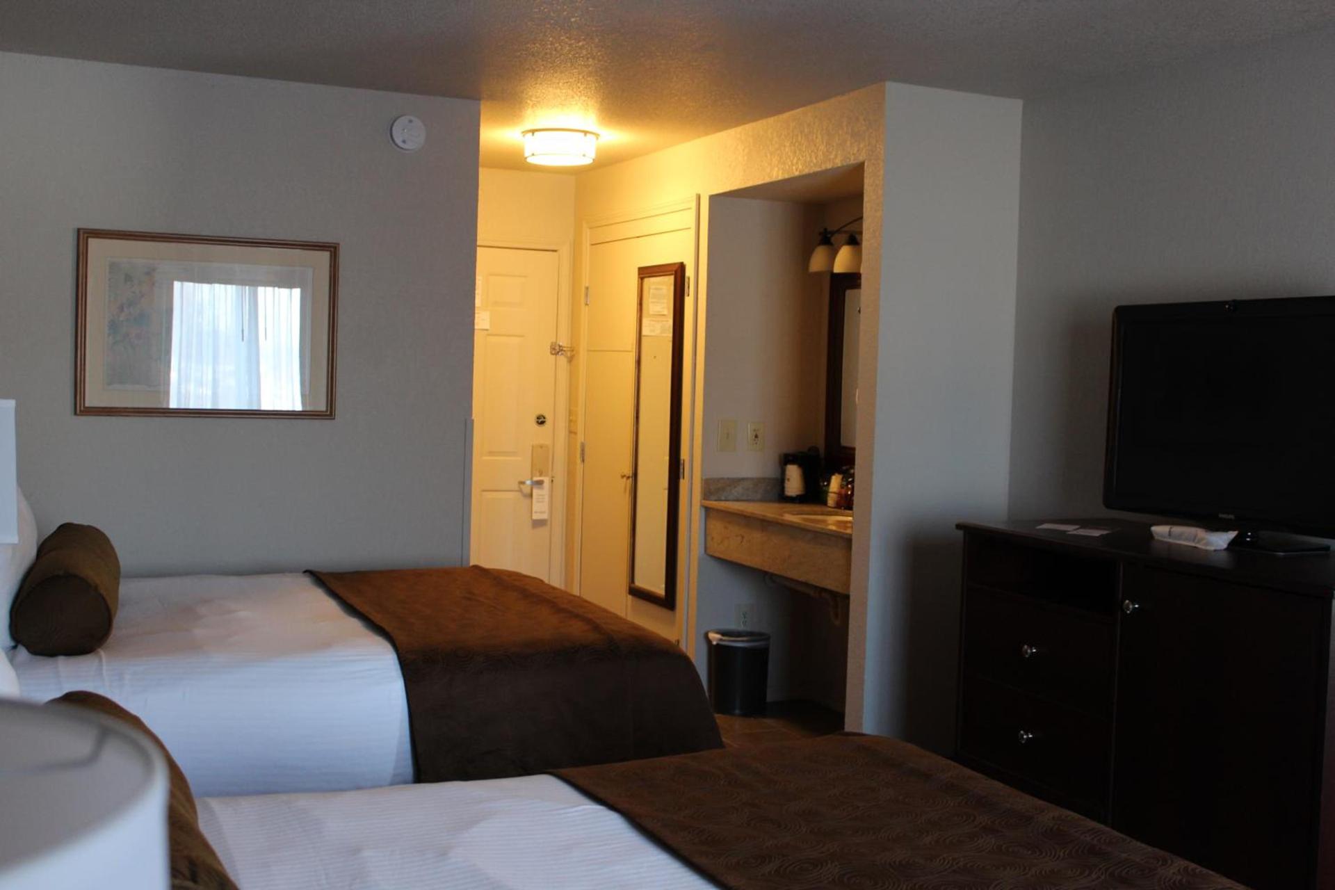 Best Western Plus Concord Inn photo 60