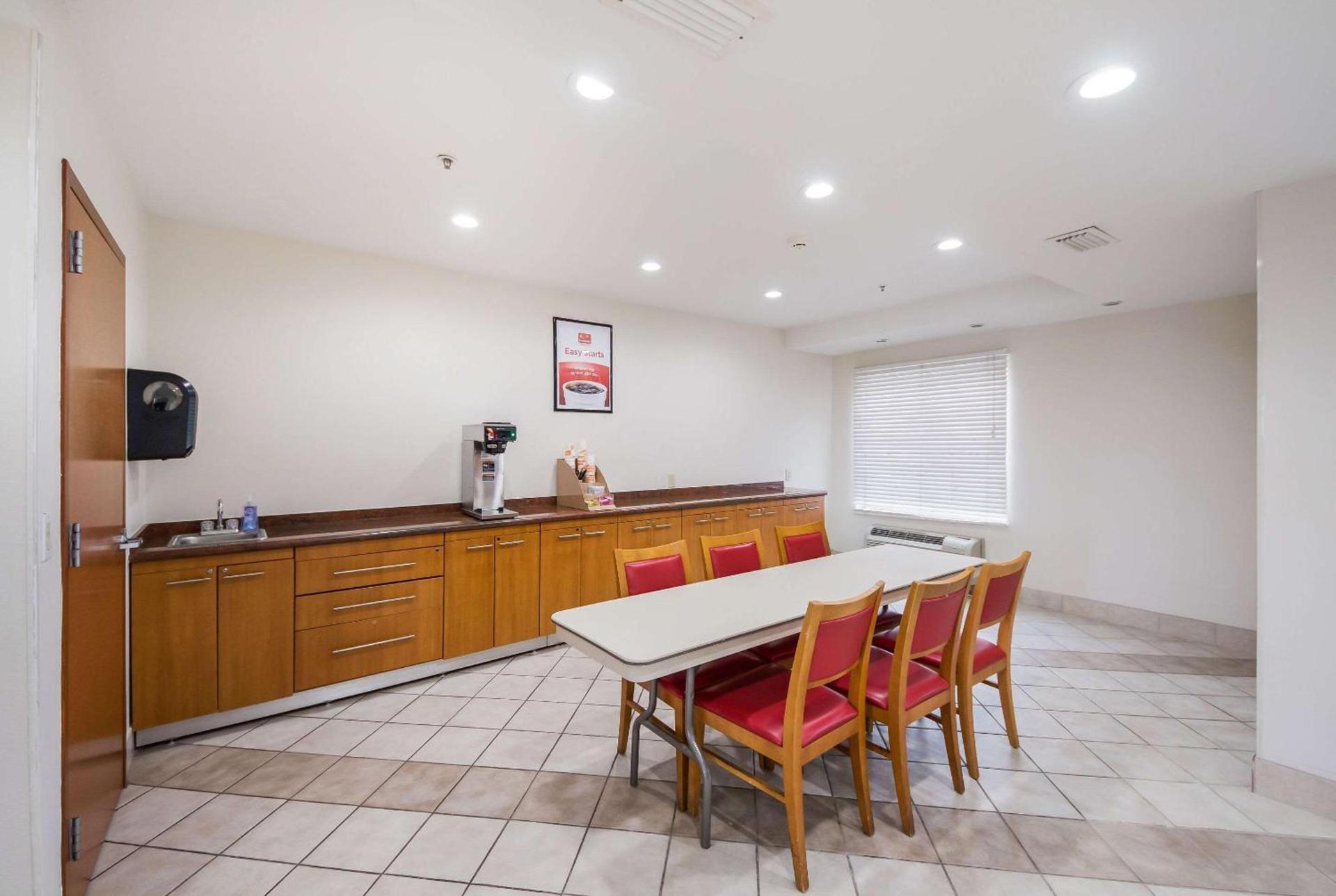 Quality Inn Laredo - Nuevo Laredo photo 25