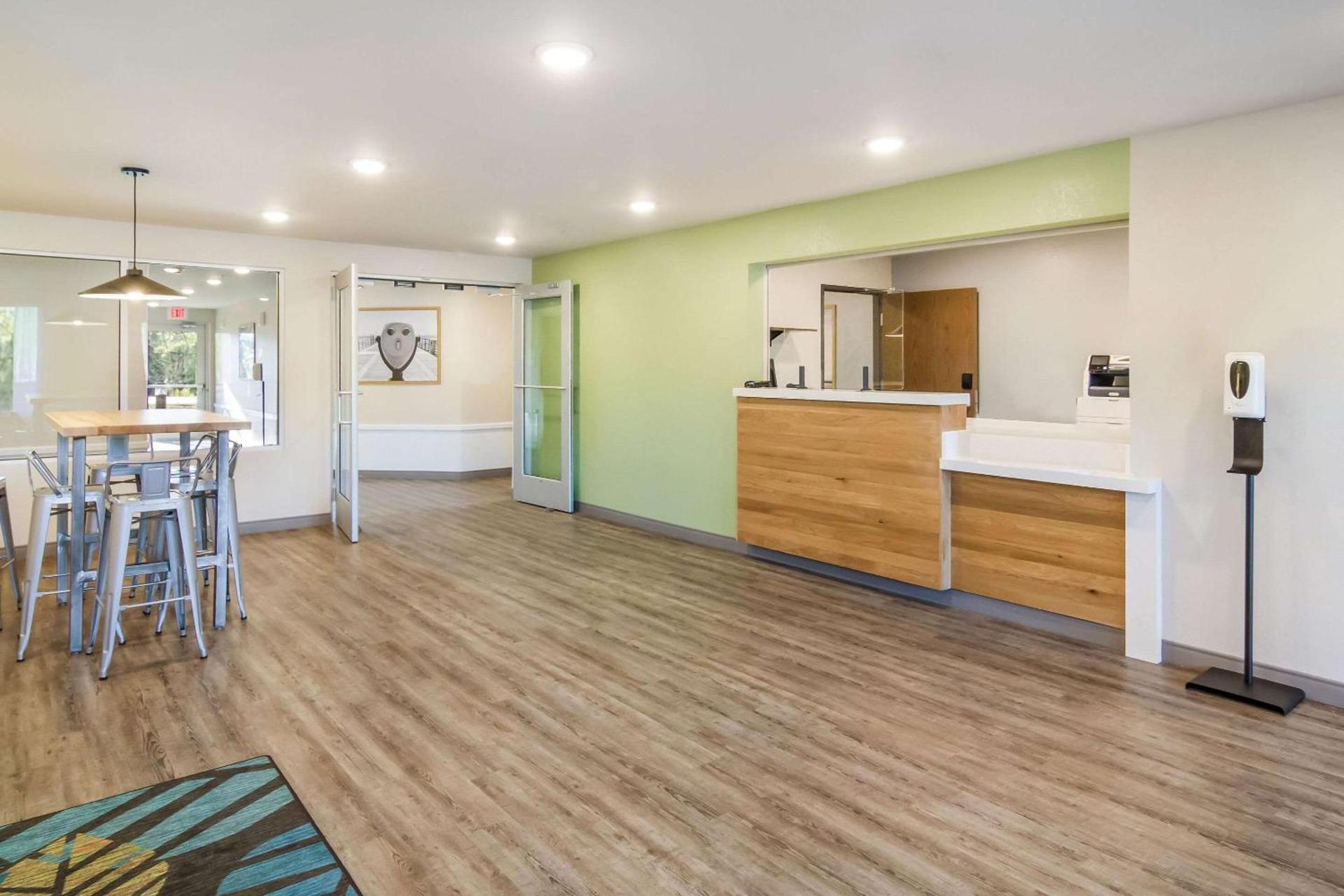 WoodSpring Suites Jacksonville Baymeadows photo 2