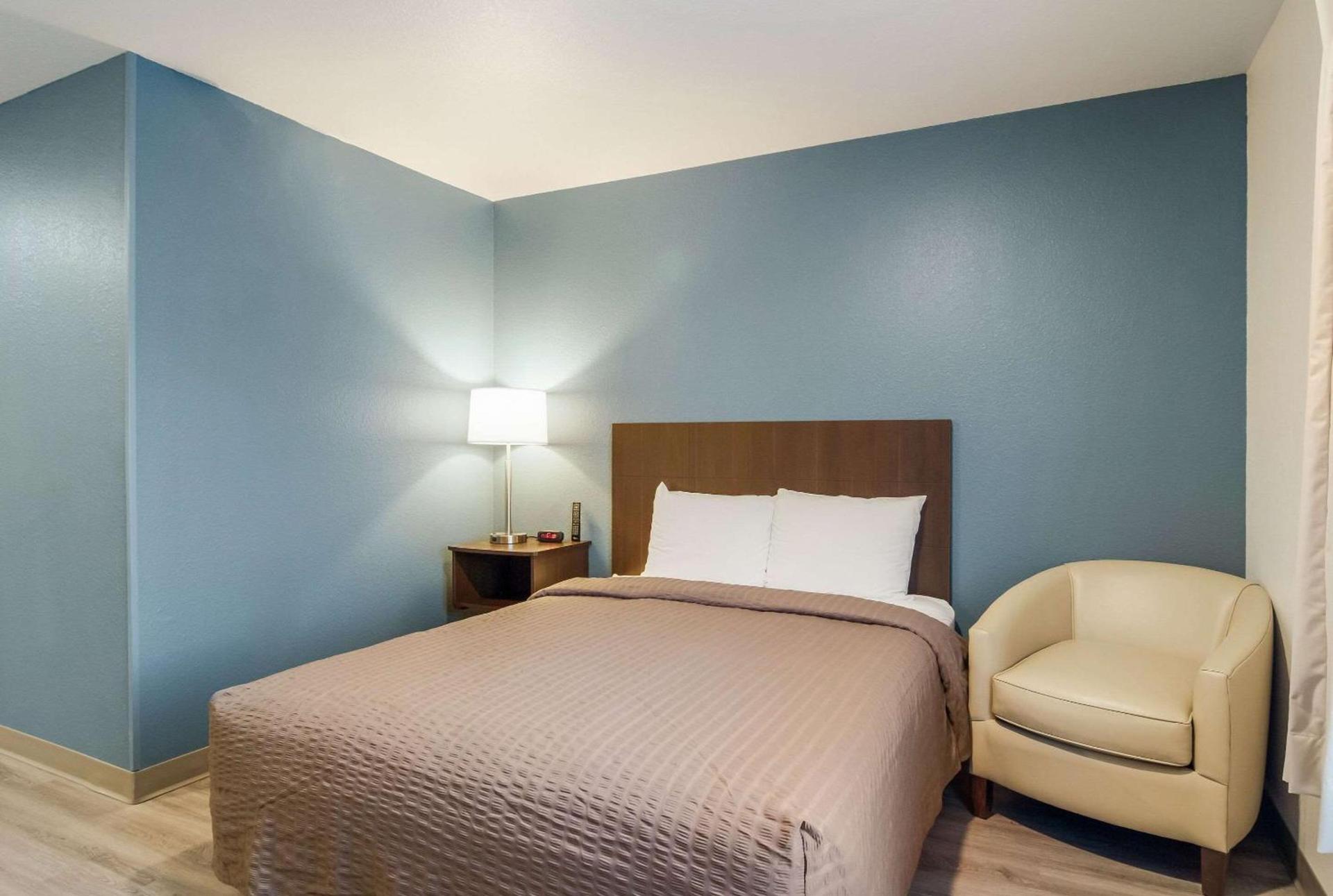 WoodSpring Suites Jacksonville Baymeadows photo 7