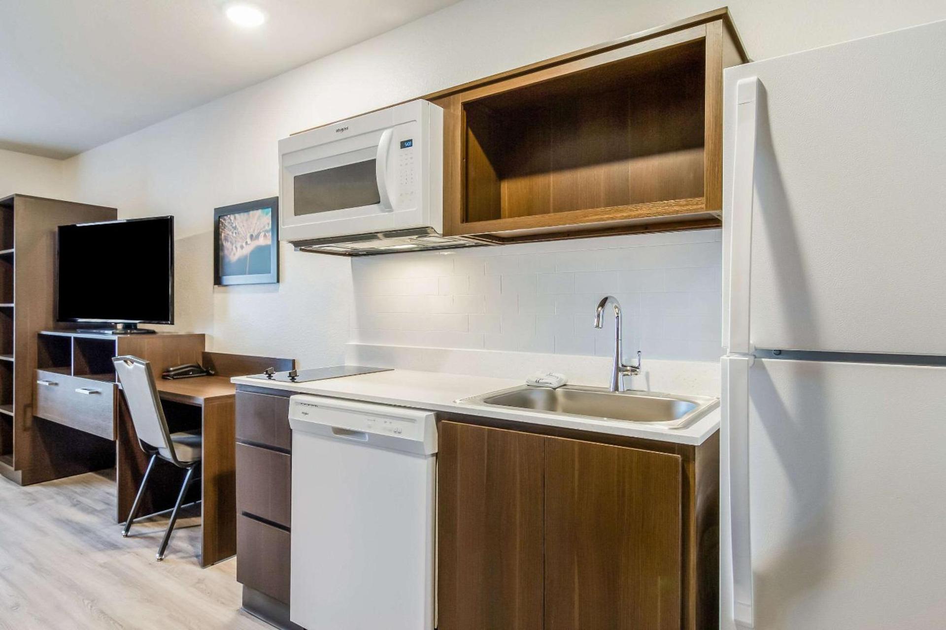 WoodSpring Suites Jacksonville Baymeadows photo 14