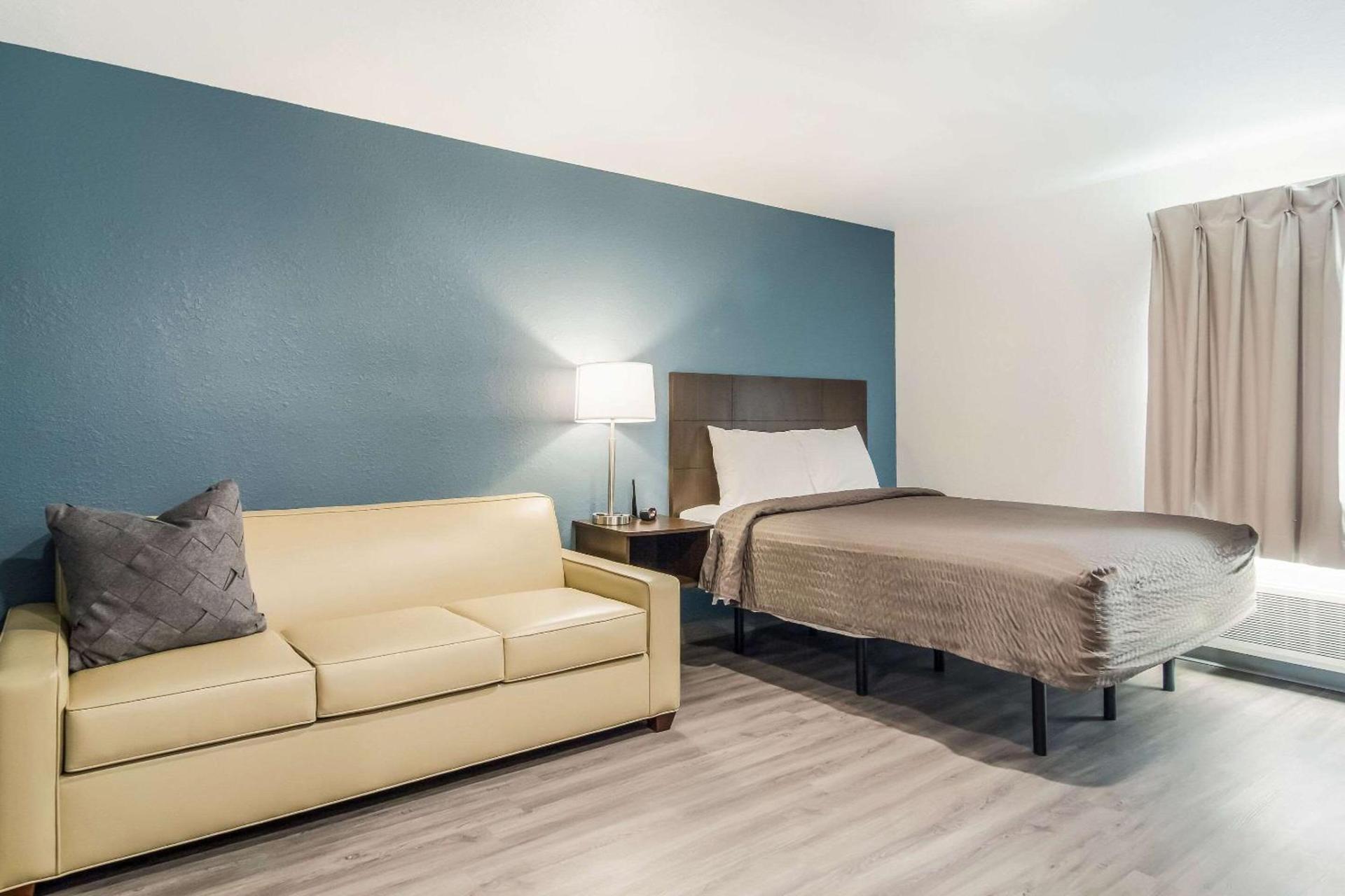 WoodSpring Suites Jacksonville Baymeadows photo 16