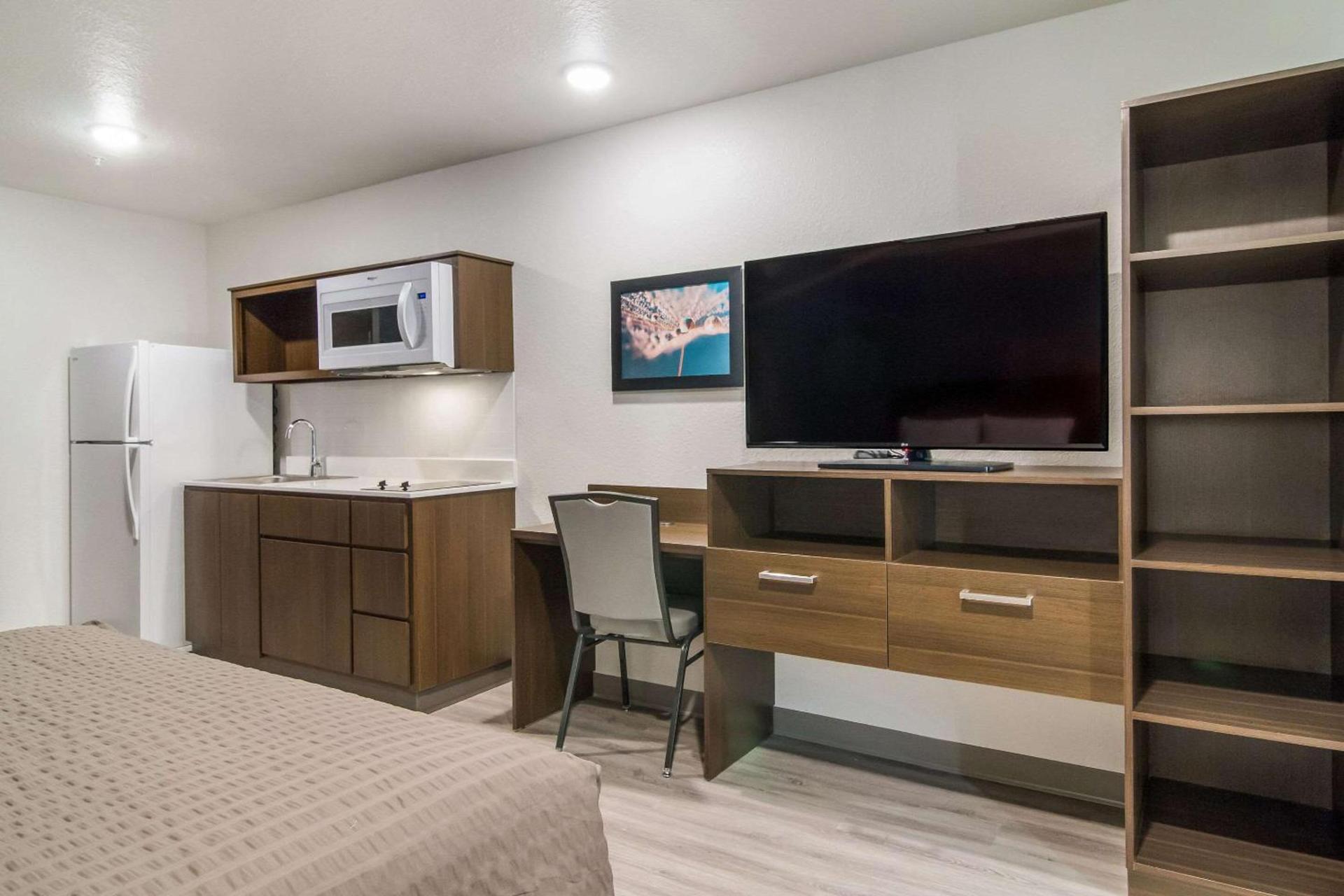 WoodSpring Suites Jacksonville Baymeadows photo 27
